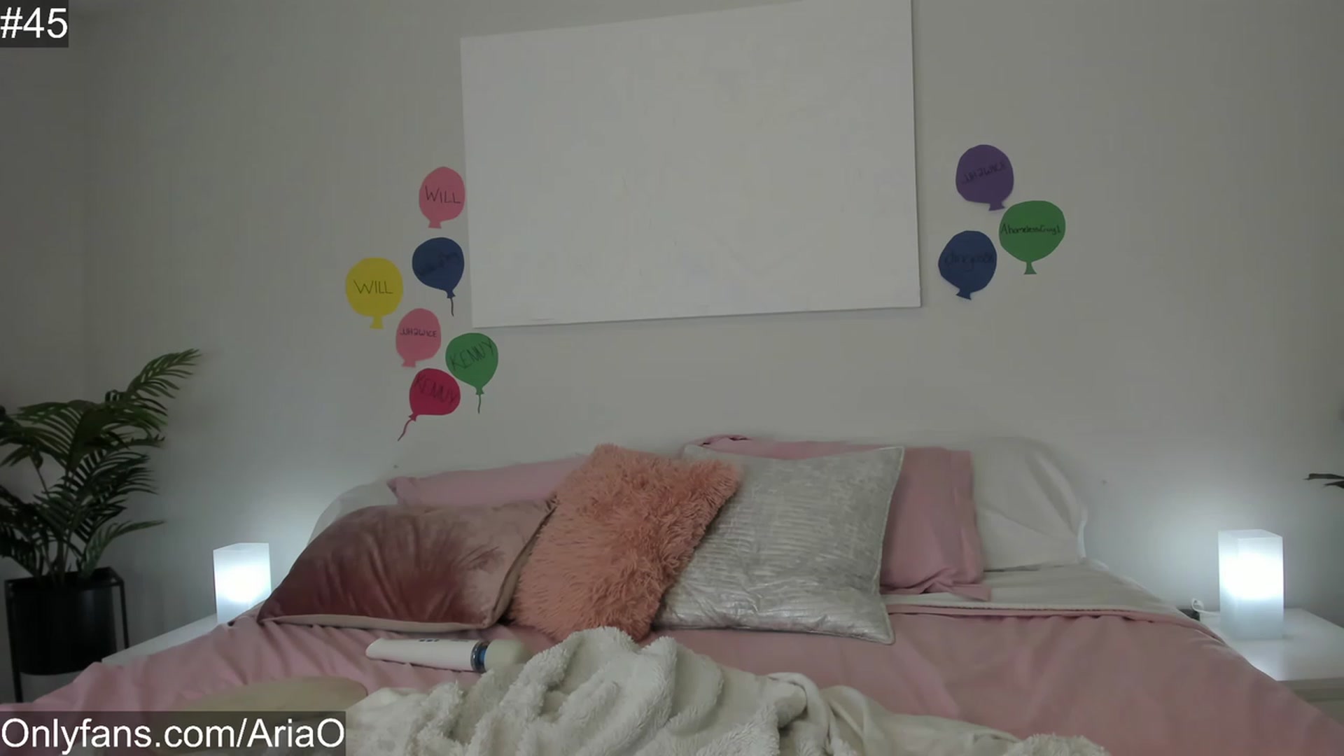 Gallery image thumbnail from AriaO's myfreecams stream on, 06/03/2023, 03:44 image 10 of 20