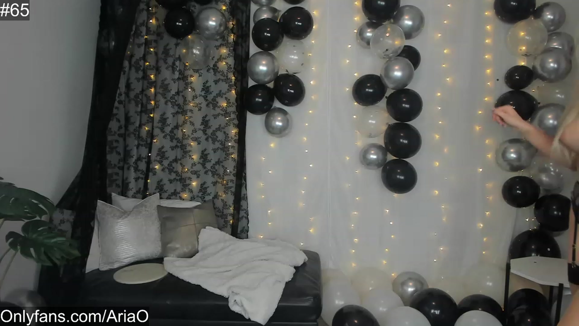 Gallery image thumbnail from AriaO's myfreecams stream on, 06/10/2023, 01:57 image 16 of 20