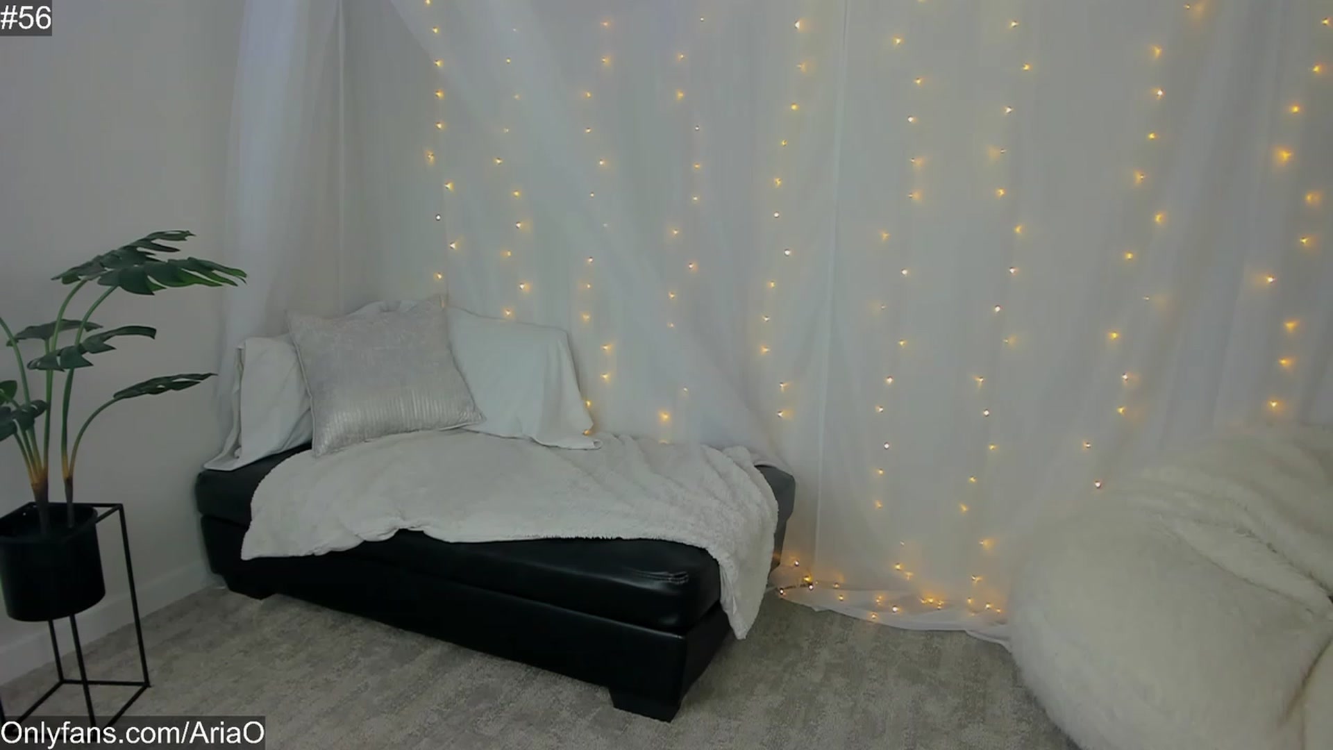 Gallery image thumbnail from AriaO's myfreecams stream on, 06/17/2023, 01:42 image 15 of 20