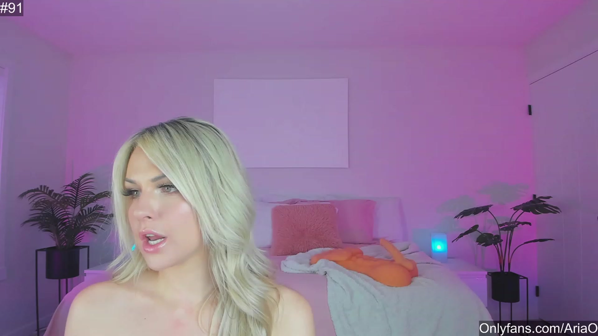 Gallery image thumbnail from AriaO's myfreecams stream on, 07/01/2023, 04:59 image 6 of 20