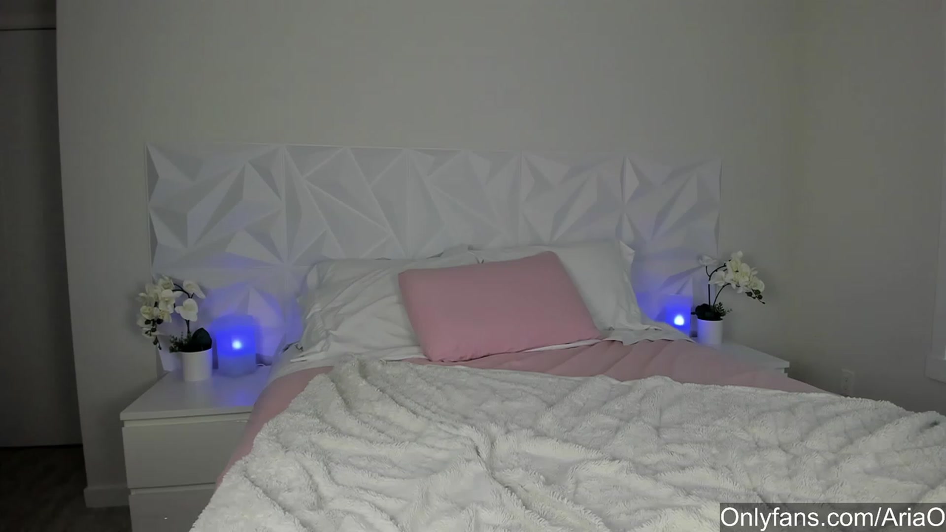 Gallery image thumbnail from AriaO's myfreecams stream on, 08/14/2023, 01:41 image 20 of 20