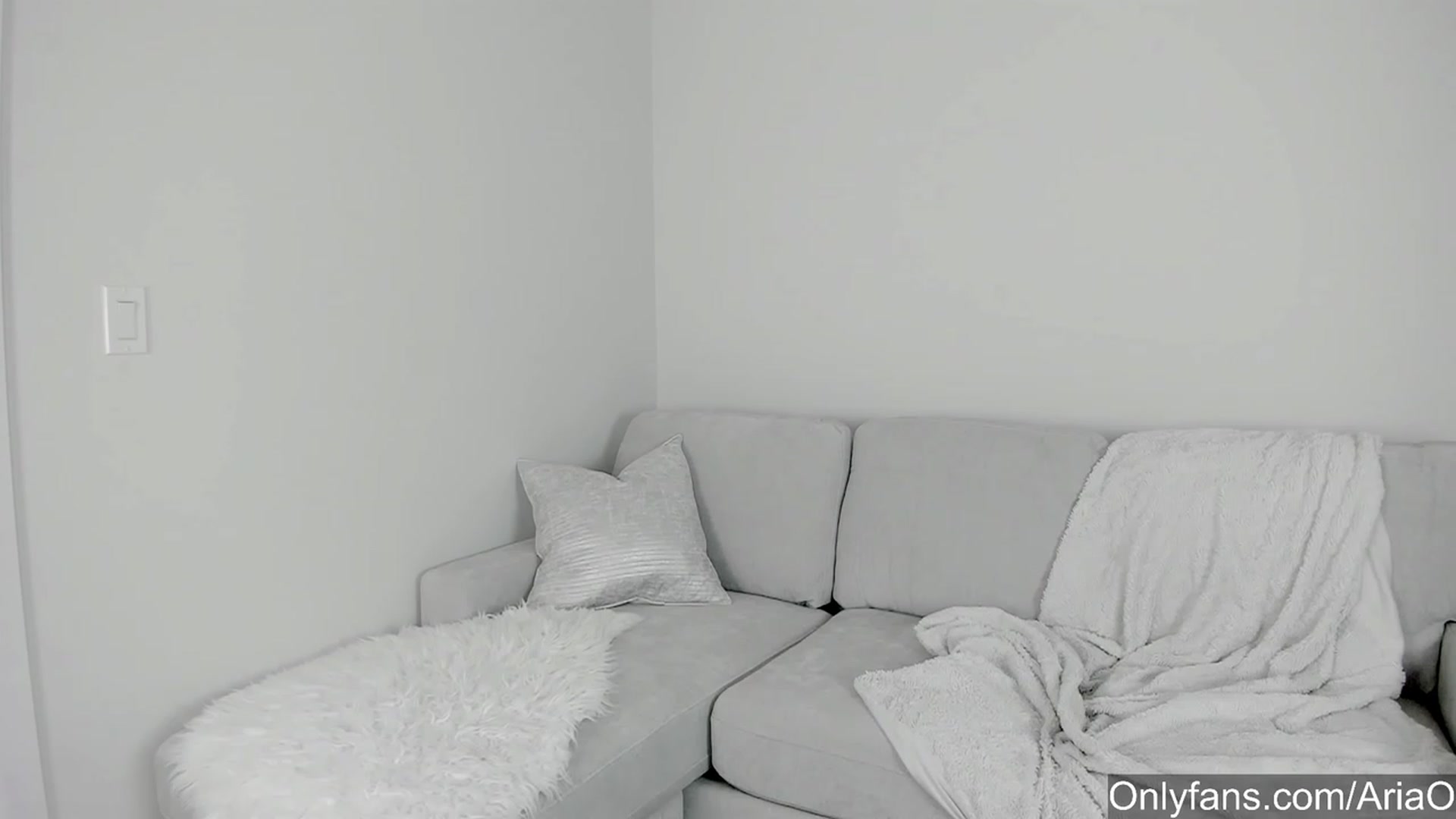 Gallery image thumbnail from AriaO's myfreecams stream on, 10/12/2023, 02:31 image 13 of 20