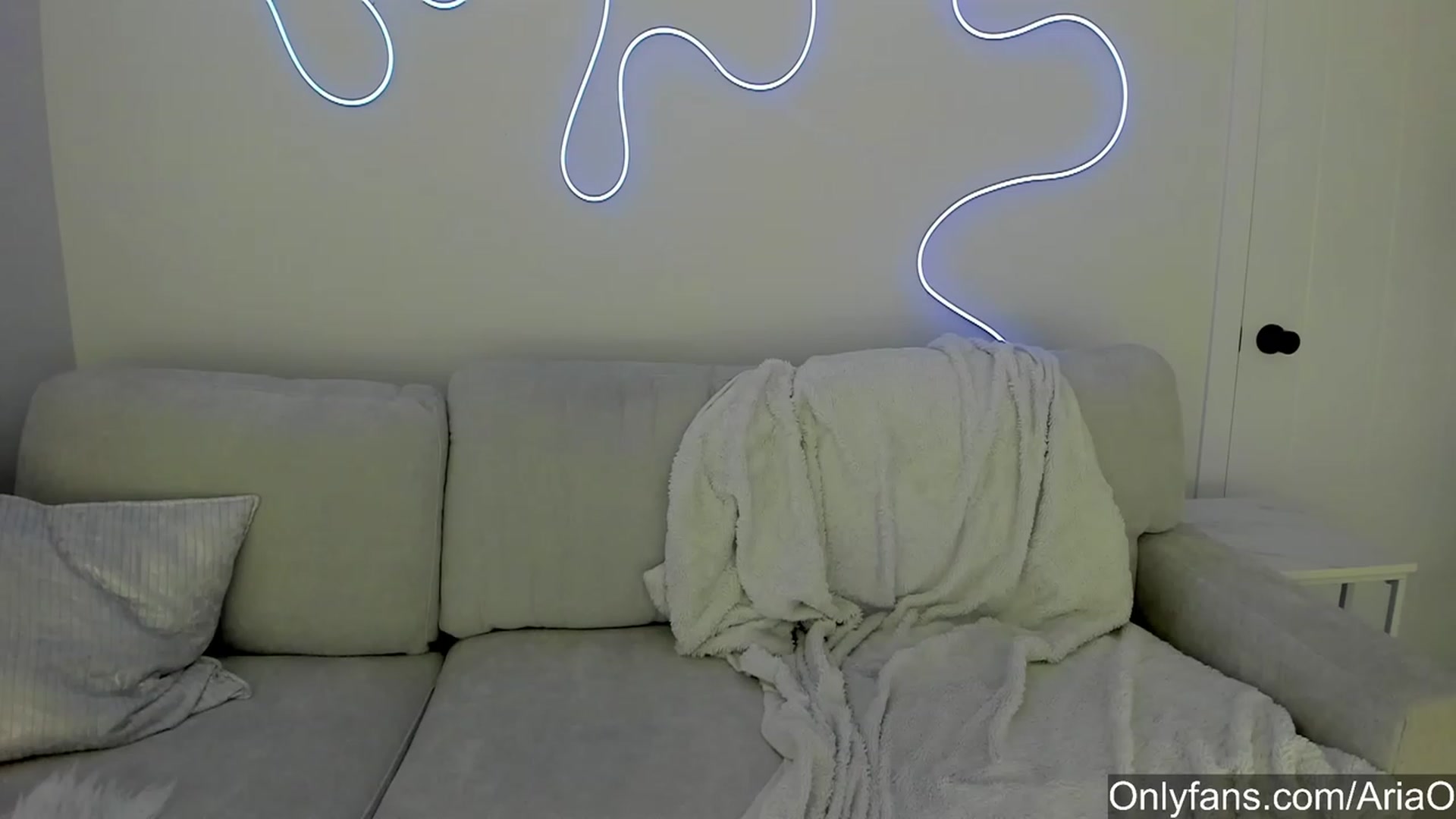 Gallery image thumbnail from AriaO's myfreecams stream on, 10/14/2023, 03:09 image 8 of 20