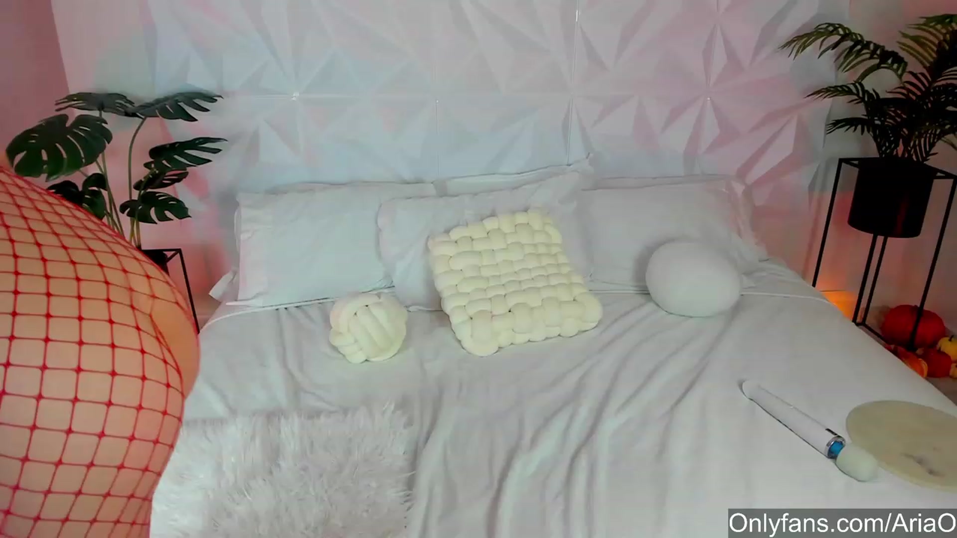 Gallery image thumbnail from AriaO's myfreecams stream on, 10/29/2023, 05:03 image 13 of 20