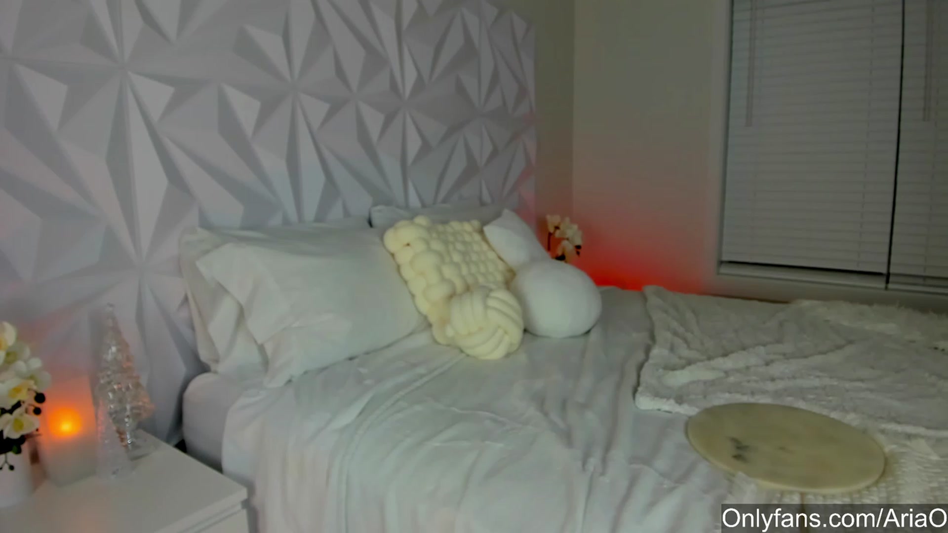 Gallery image thumbnail from AriaO's myfreecams stream on, 12/08/2023, 02:00 image 20 of 20