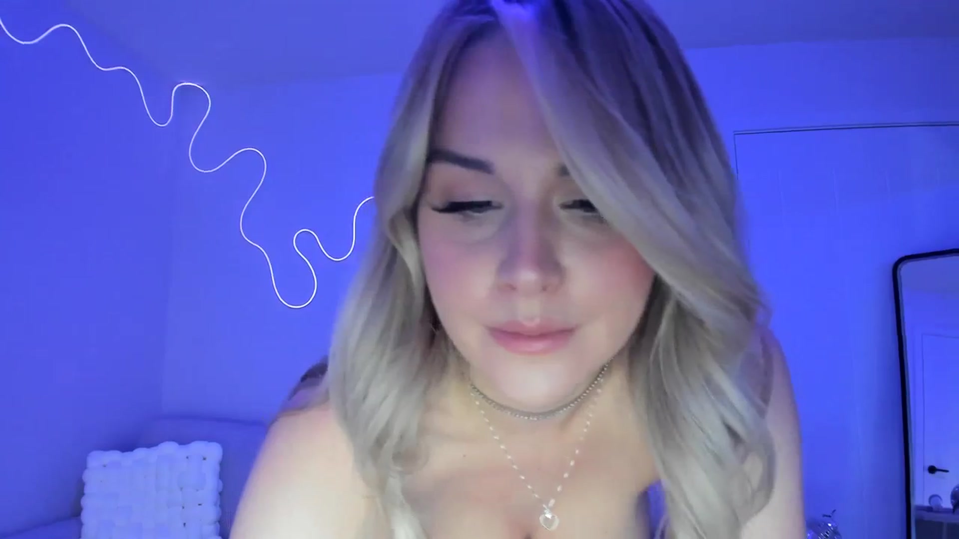 Gallery image thumbnail from AriaO's myfreecams stream on, 01/11/2024, 03:21 image 4 of 20