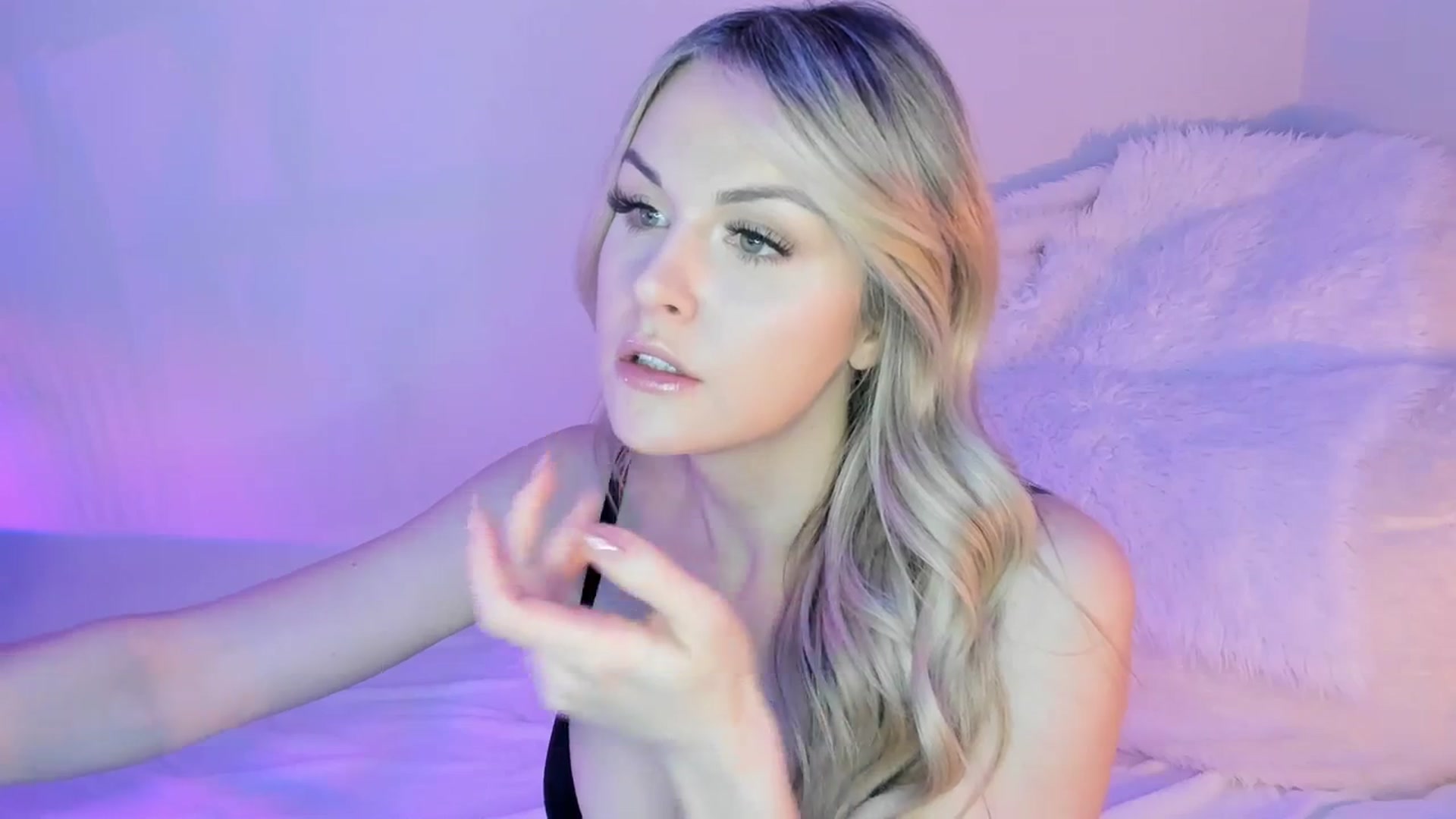 Gallery image thumbnail from AriaO's myfreecams stream on, 01/21/2024, 02:24 image 10 of 20