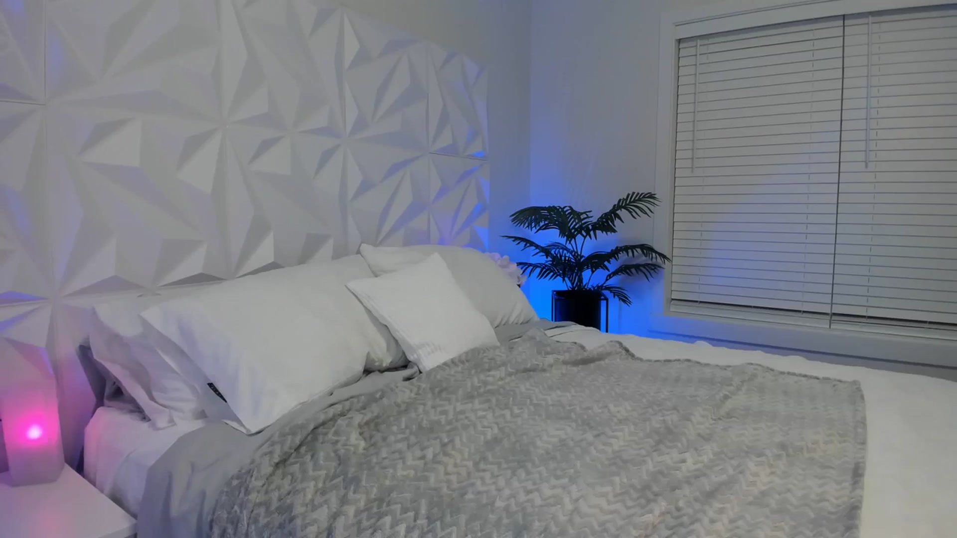 Gallery image thumbnail from AriaO's myfreecams stream on, 01/31/2024, 04:16 image 18 of 20