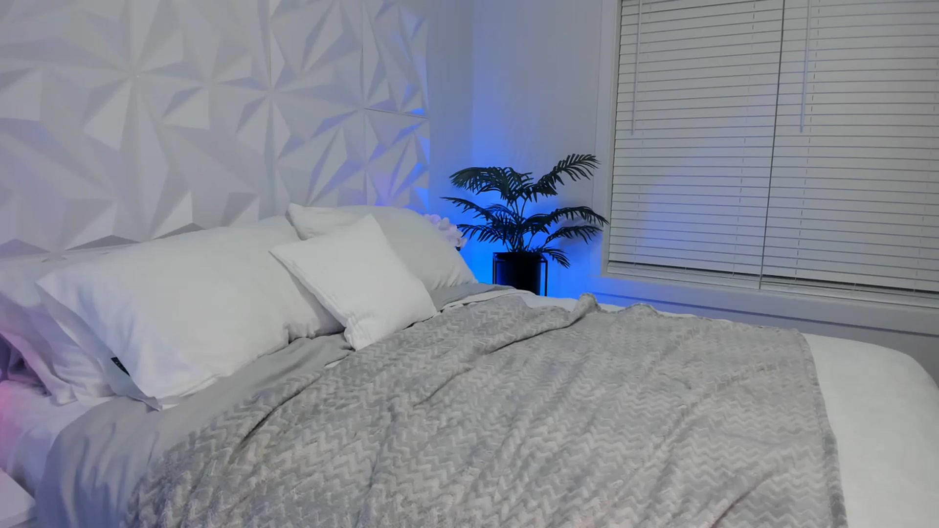Gallery image thumbnail from AriaO's myfreecams stream on, 01/31/2024, 04:16 image 13 of 20