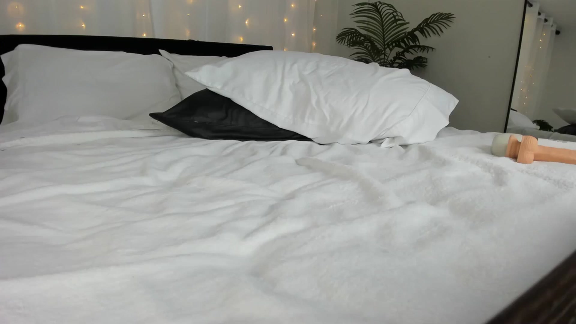 Gallery image thumbnail from AriaO's myfreecams stream on, 03/30/2024, 03:19 image 9 of 20