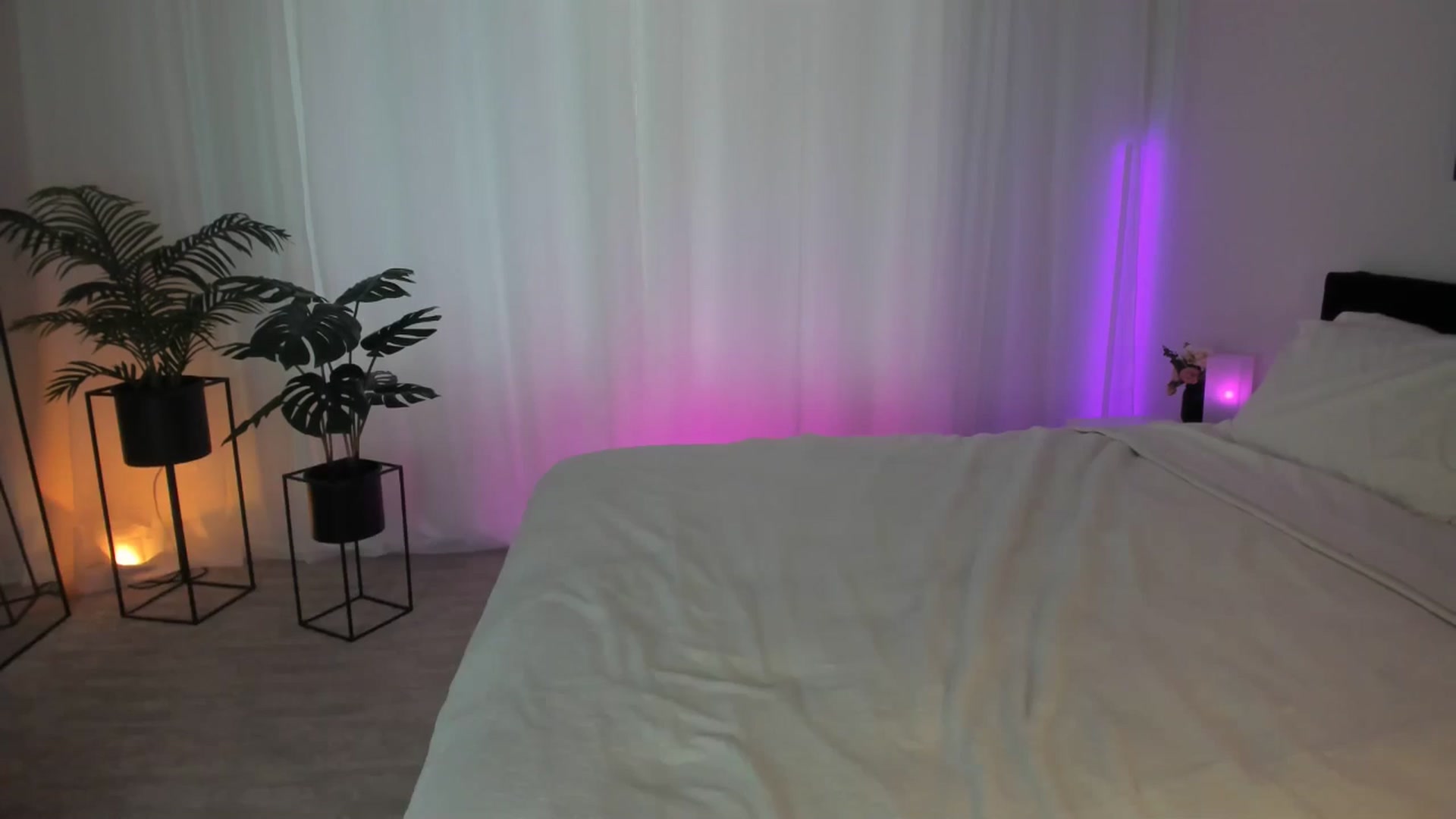 Gallery image thumbnail from AriaO's myfreecams stream on, 05/19/2024, 23:14 image 15 of 20