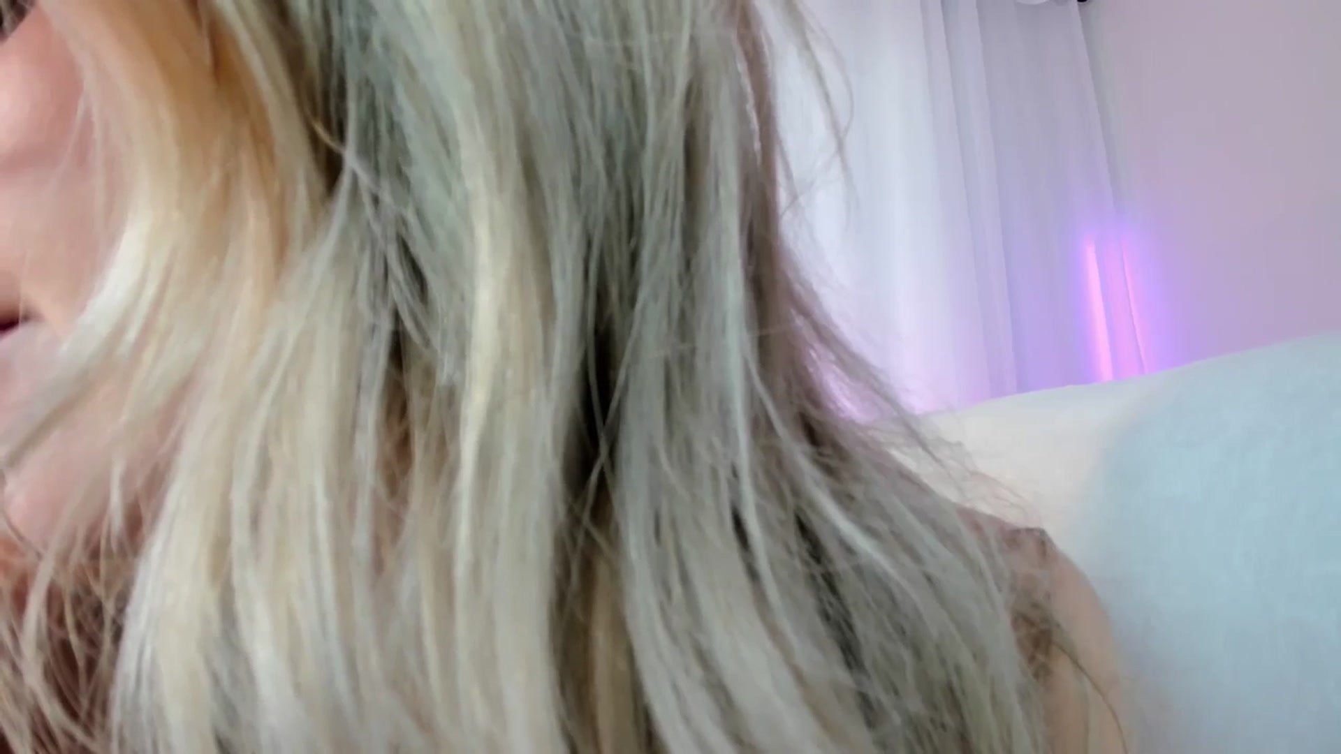 Gallery image thumbnail from AriaO's myfreecams stream on, 05/20/2024, 02:00 image 14 of 20