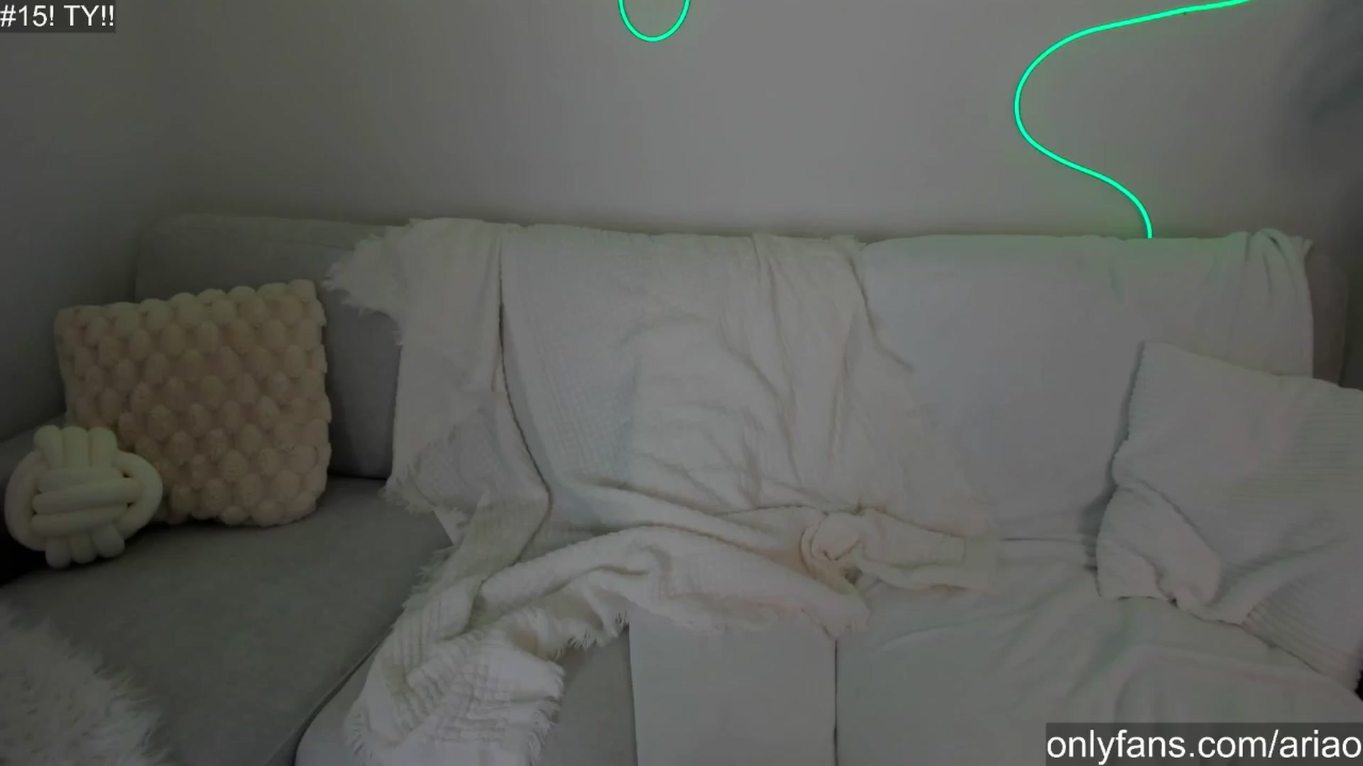Gallery image thumbnail from AriaO's myfreecams stream on, 06/19/2024, 03:07 image 13 of 20