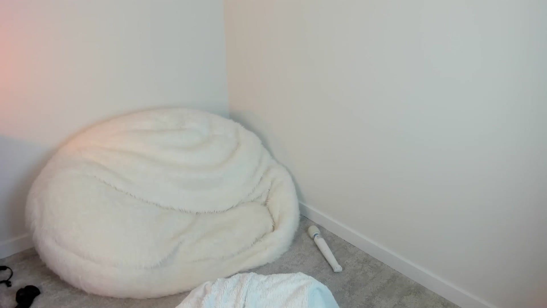 Gallery image thumbnail from AriaO's myfreecams stream on, 06/28/2024, 04:51 image 19 of 20