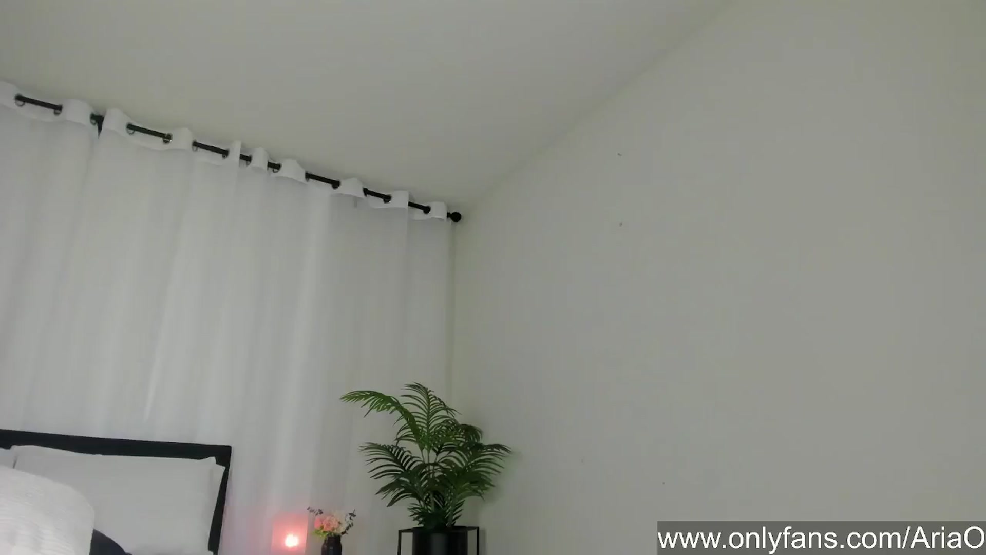 Gallery image thumbnail from AriaO's myfreecams stream on, 07/11/2024, 02:05 image 8 of 20