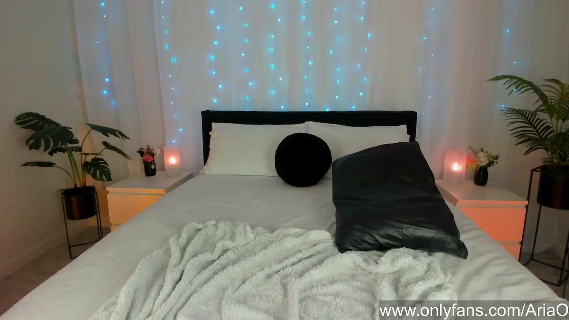 Gallery image thumbnail from AriaO's myfreecams stream on, 07/20/2024, 03:21 image 1 of 20
