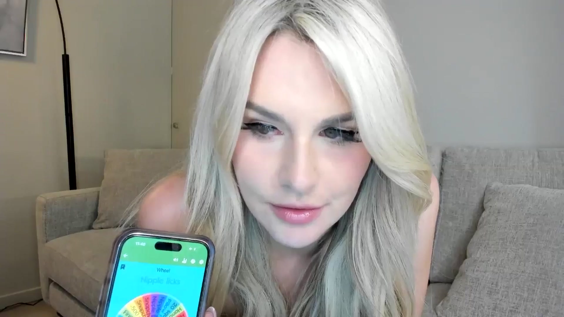 Gallery image thumbnail from AriaO's myfreecams stream on, 08/01/2024, 07:19 image 2 of 20