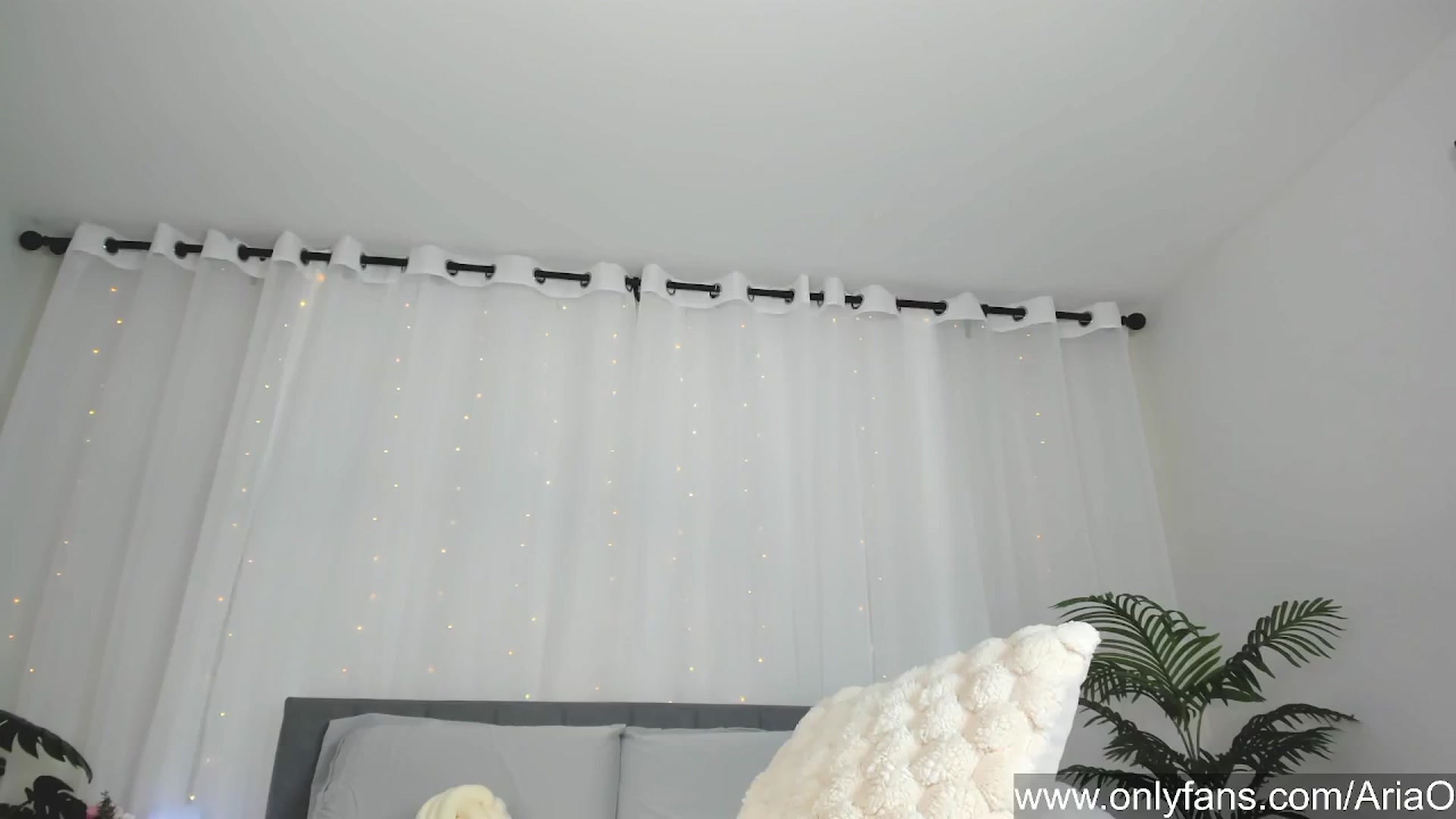 Gallery image thumbnail from AriaO's myfreecams stream on, 08/26/2024, 05:13 image 13 of 20
