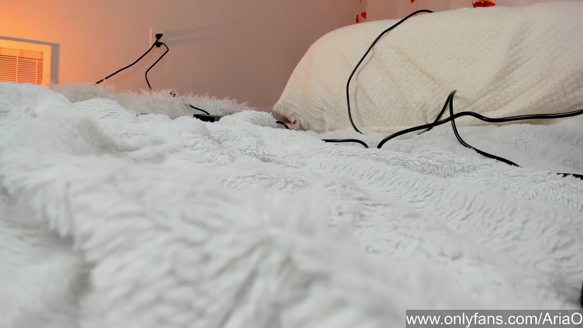 Gallery image thumbnail from AriaO's myfreecams stream on, 10/05/2024, 02:52 image 18 of 20