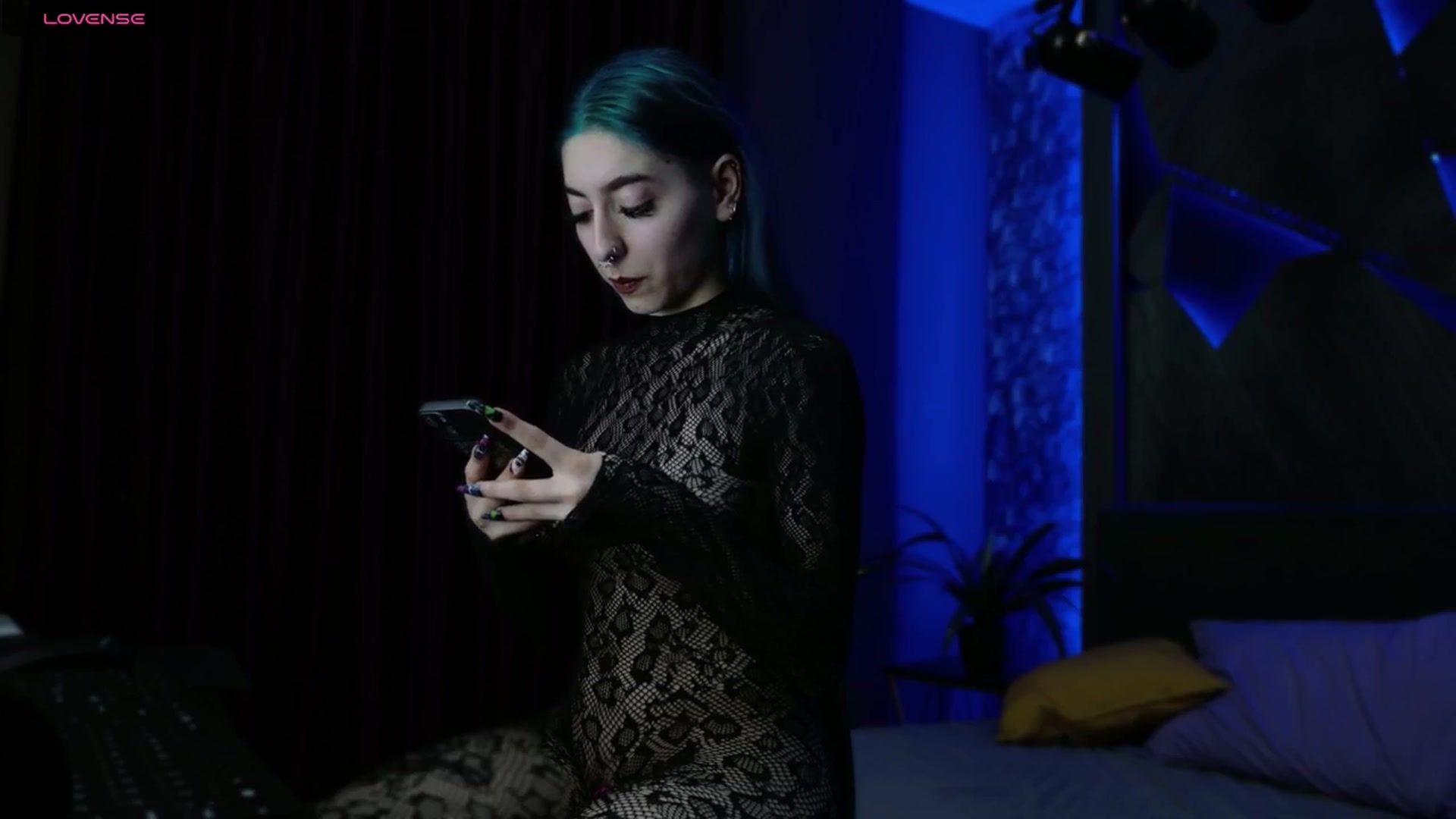 Gallery image thumbnail from AriaVoss's myfreecams stream on, 05/17/2024, 14:22 image 3 of 20