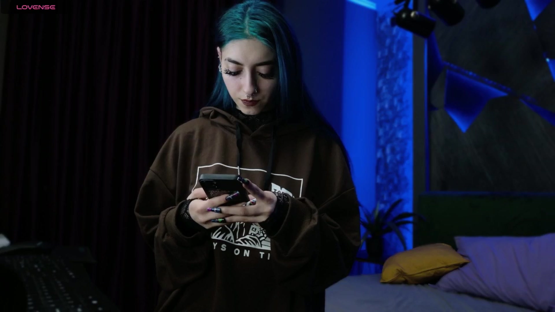 Gallery image thumbnail from AriaVoss's myfreecams stream on, 05/17/2024, 14:22 image 18 of 20
