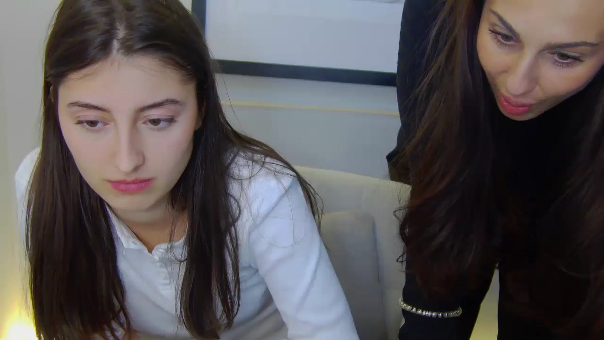 Gallery image thumbnail from Aria_P's myfreecams stream on, 04/14/2026, 15:55 image 9 of 20