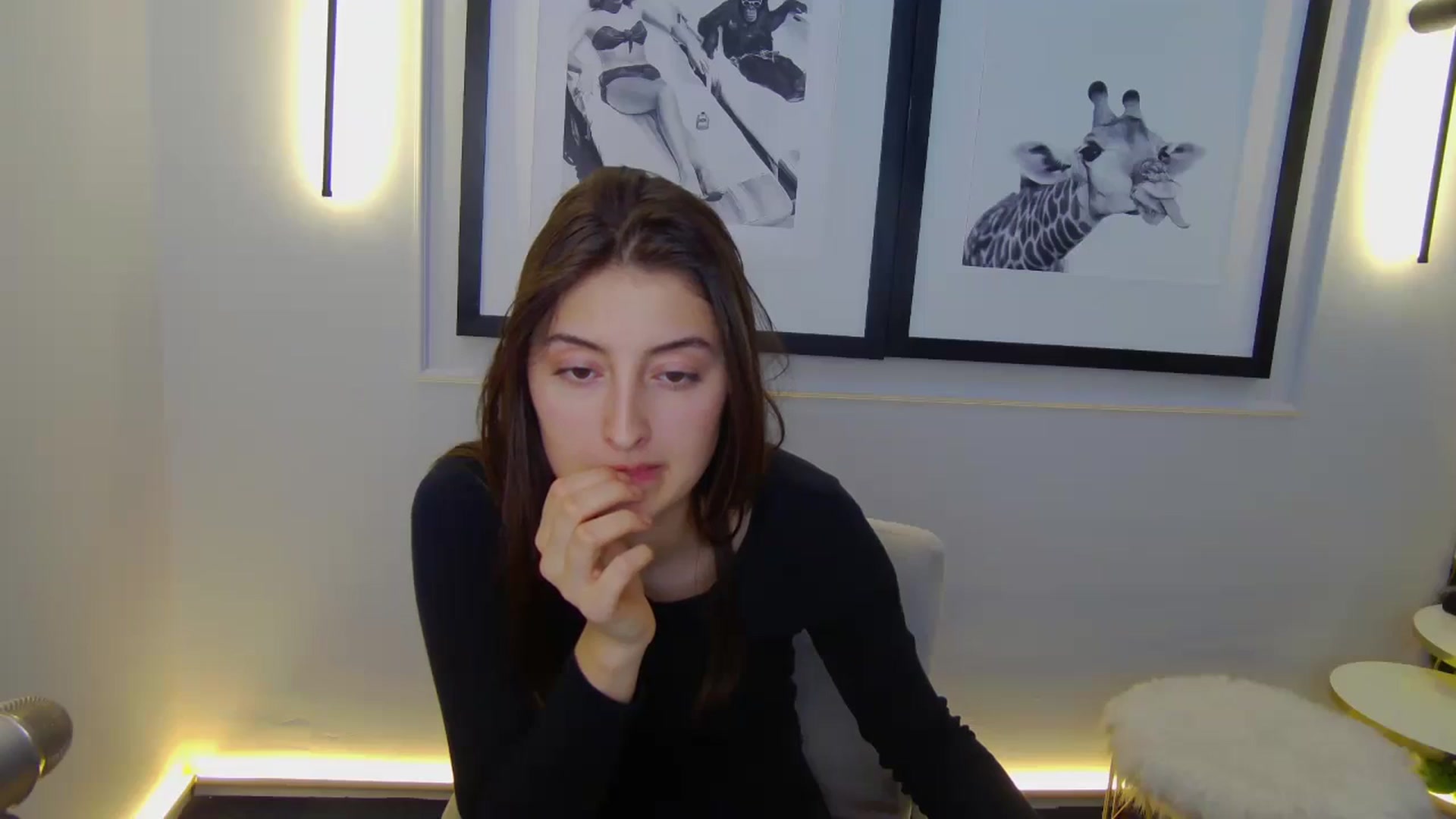 Gallery image thumbnail from Aria_P's myfreecams stream on, 04/15/2026, 14:07 image 19 of 20