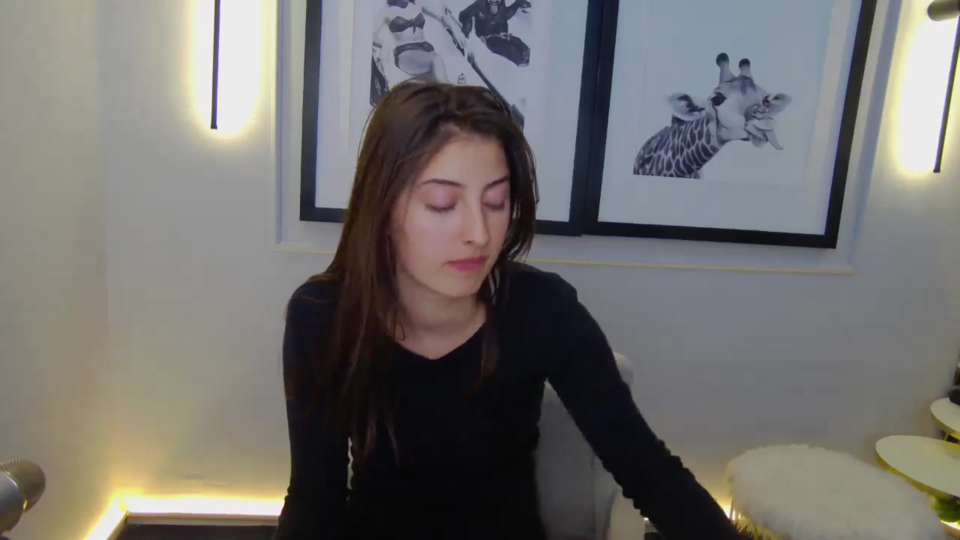 Gallery image thumbnail from Aria_P's myfreecams stream on, 04/15/2026, 14:07 image 16 of 20