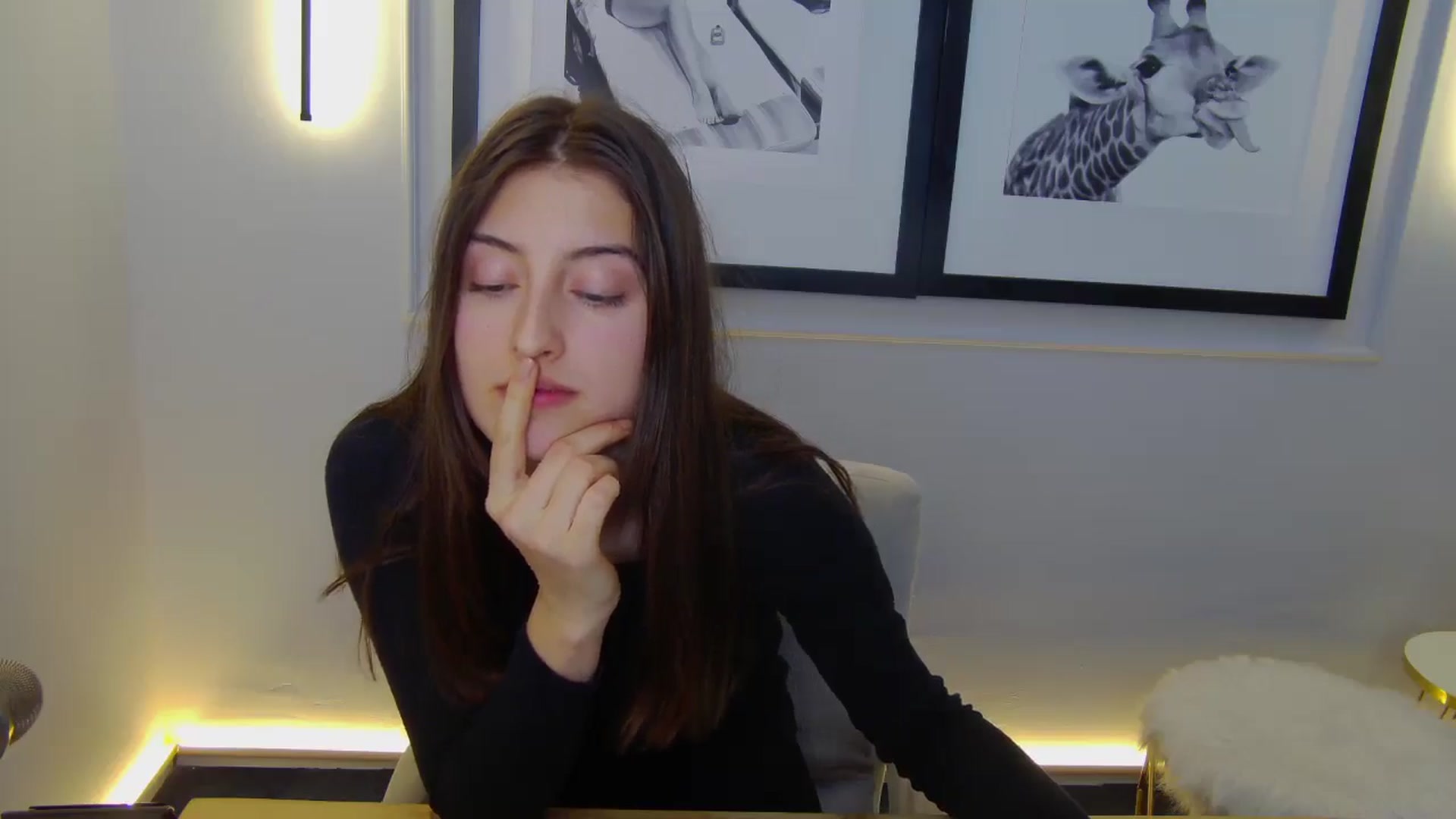 Gallery image thumbnail from Aria_P's myfreecams stream on, 04/15/2026, 16:02 image 6 of 20