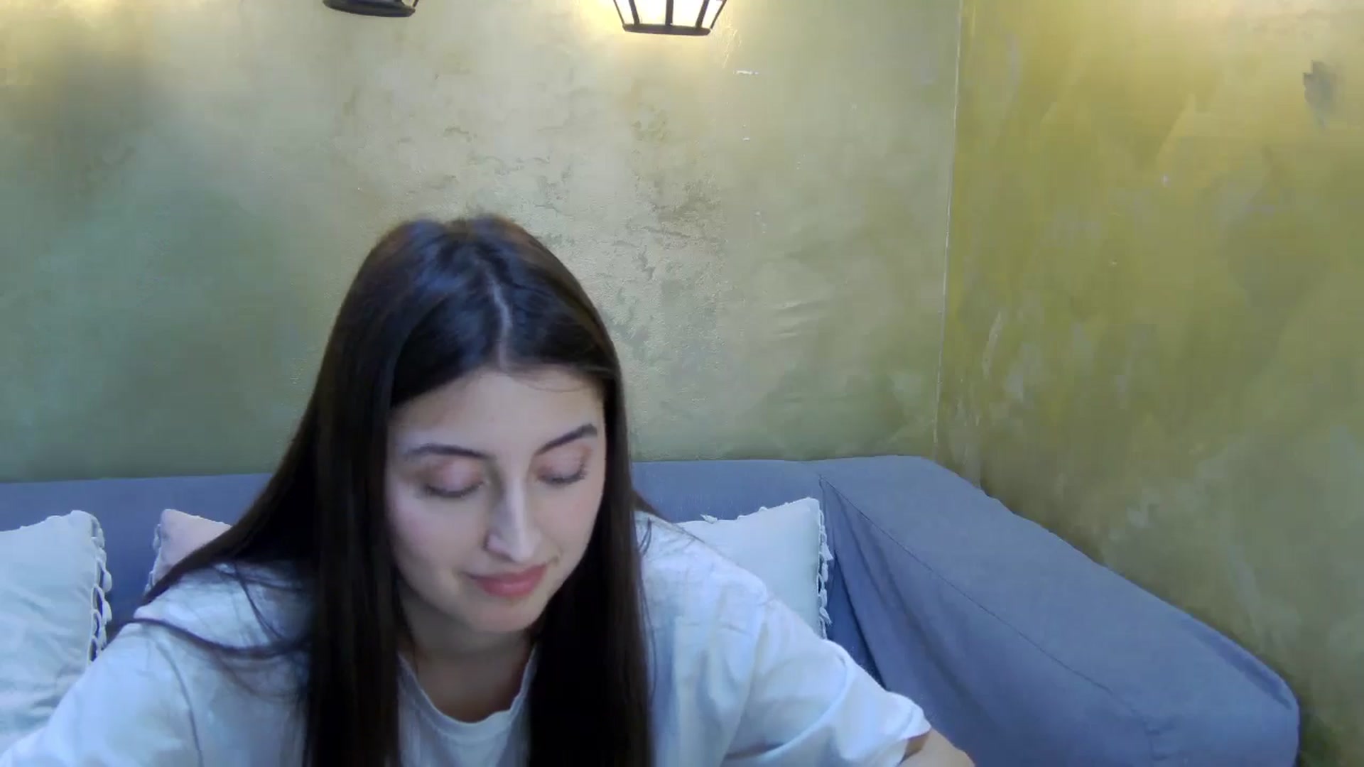 Gallery image thumbnail from Aria_P's myfreecams stream on, 04/16/2026, 12:08 image 15 of 20