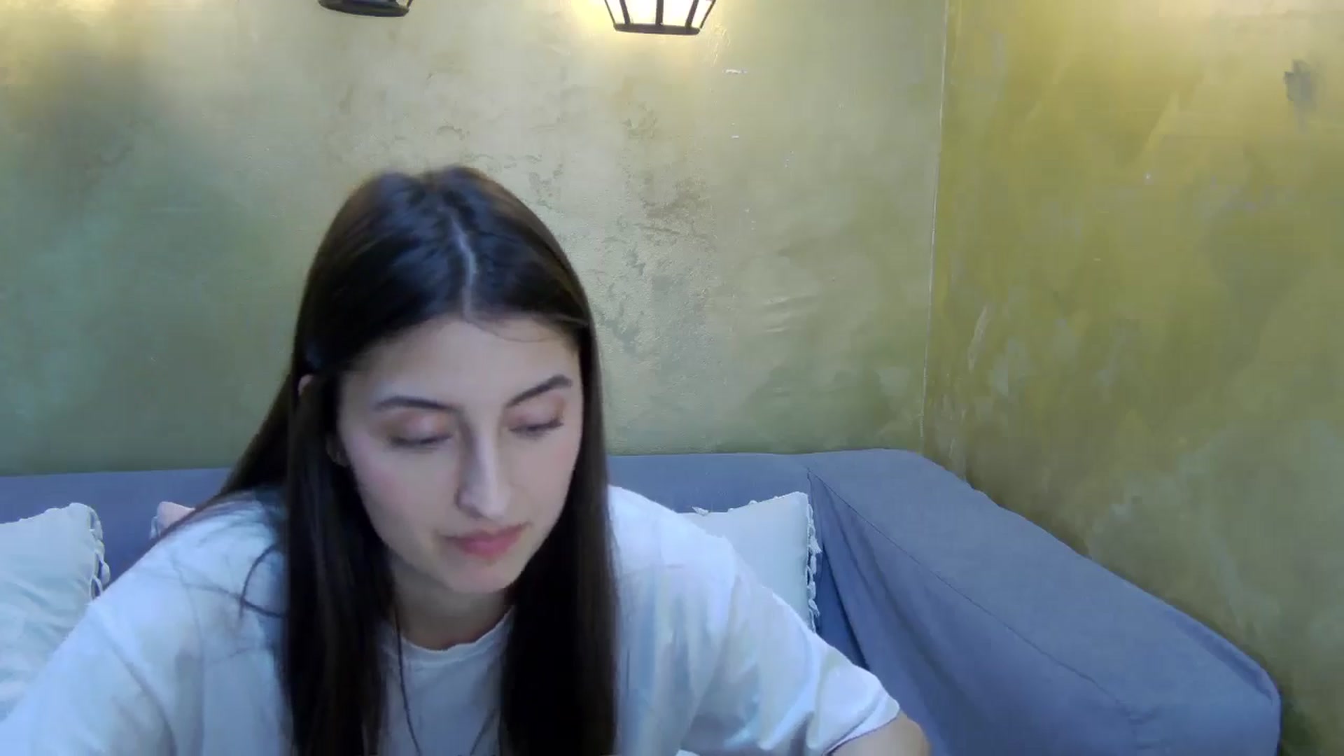 Gallery image thumbnail from Aria_P's myfreecams stream on, 04/16/2026, 12:08 image 17 of 20