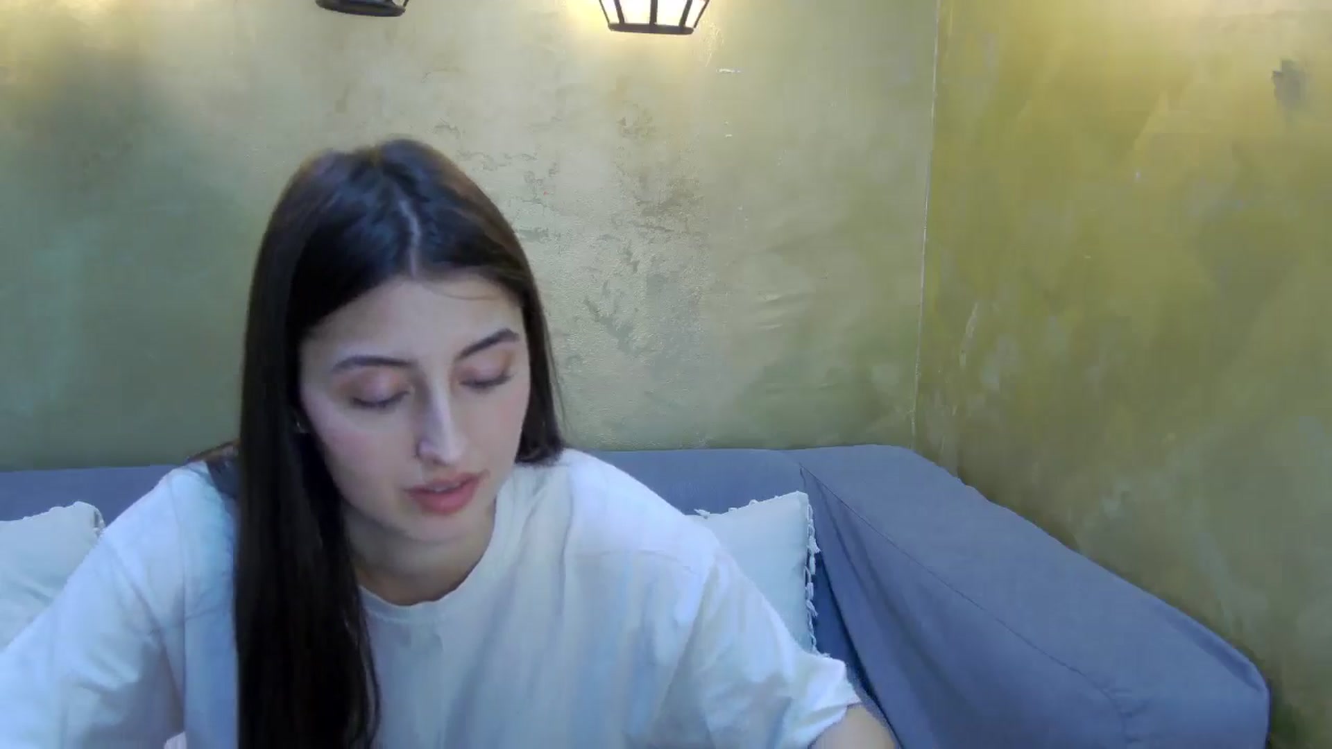 Gallery image thumbnail from Aria_P's myfreecams stream on, 04/16/2026, 12:08 image 19 of 20
