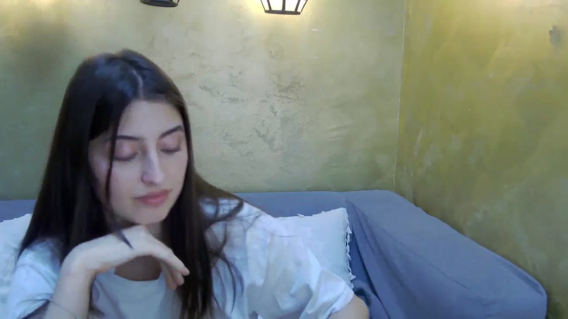 Gallery image thumbnail from Aria_P's myfreecams stream on, 04/16/2026, 12:08 image 11 of 20