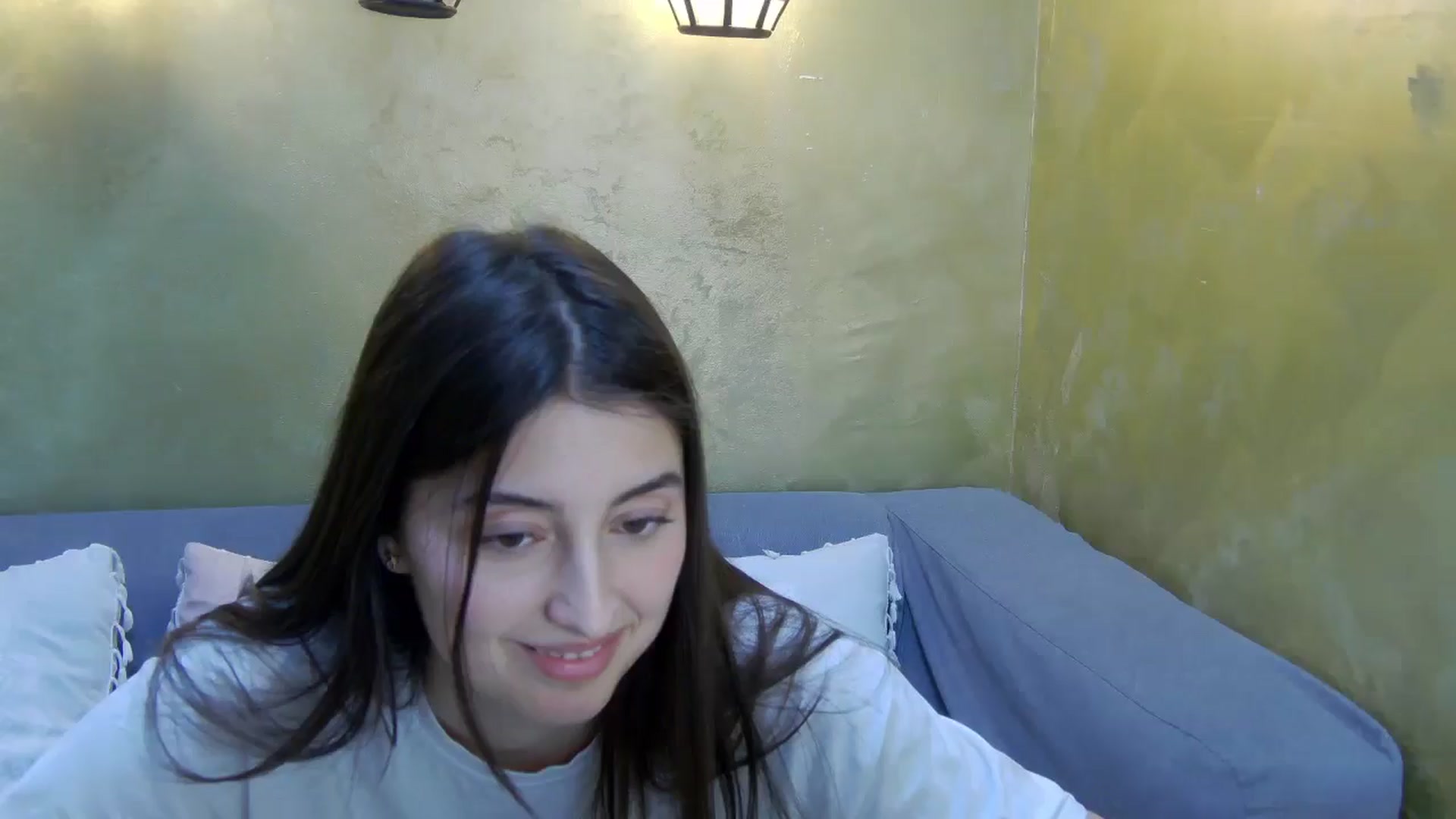Gallery image thumbnail from Aria_P's myfreecams stream on, 04/16/2026, 12:08 image 10 of 20