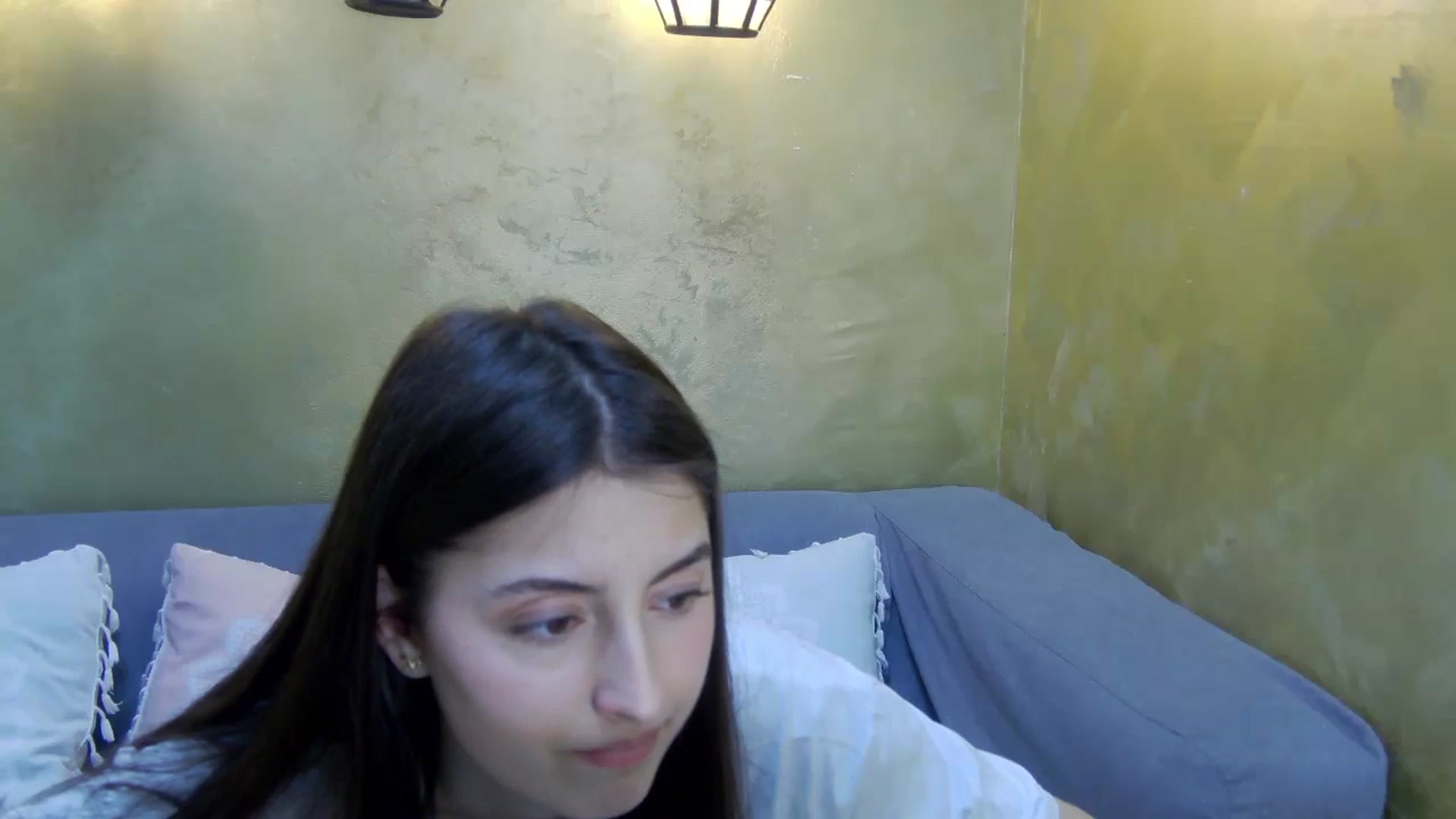 Gallery image thumbnail from Aria_P's myfreecams stream on, 04/16/2026, 12:08 image 16 of 20