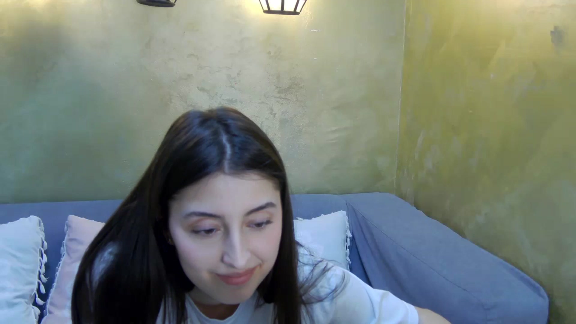 Gallery image thumbnail from Aria_P's myfreecams stream on, 04/16/2026, 12:08 image 12 of 20