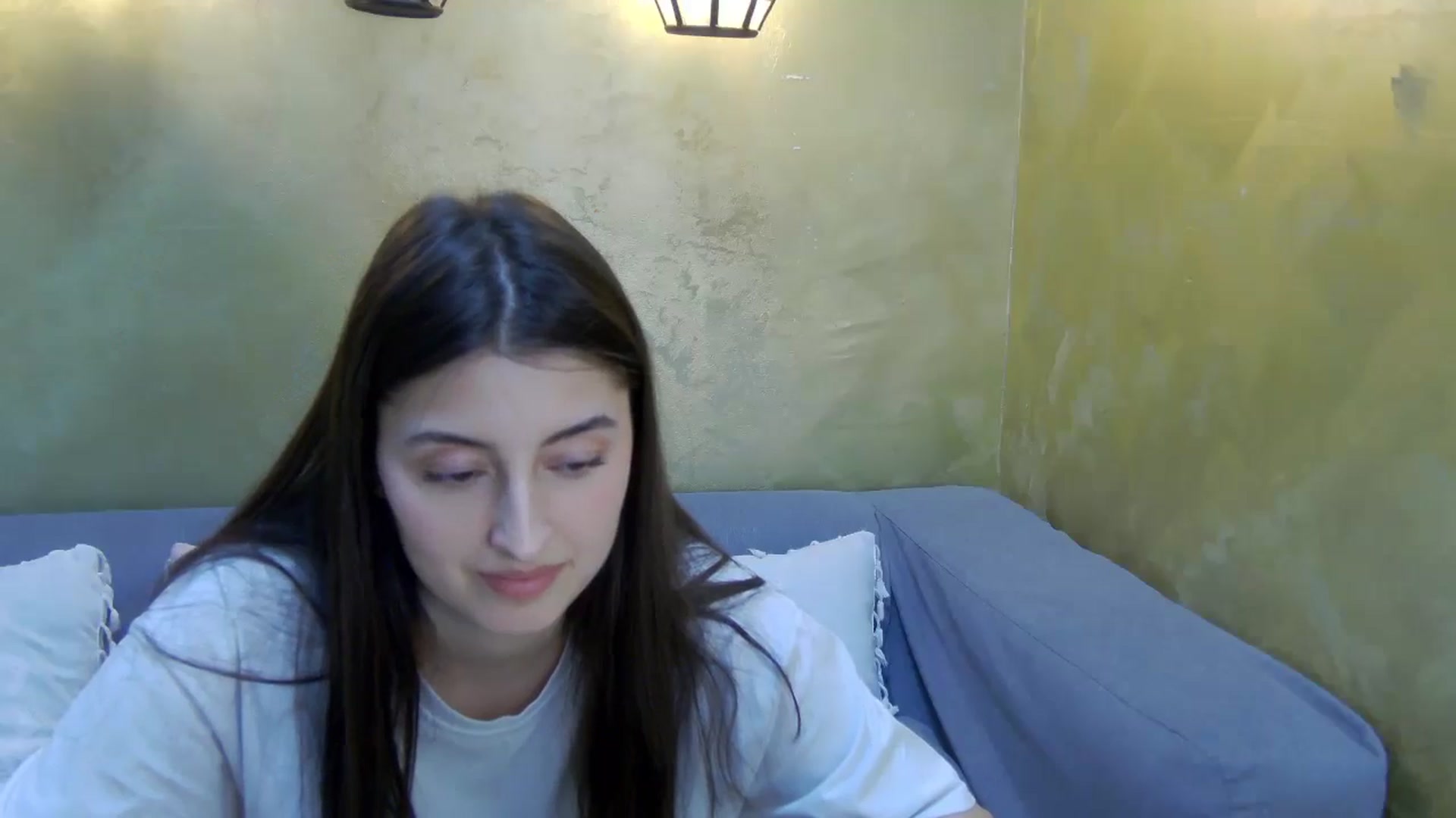 Gallery image thumbnail from Aria_P's myfreecams stream on, 04/16/2026, 12:08 image 13 of 20
