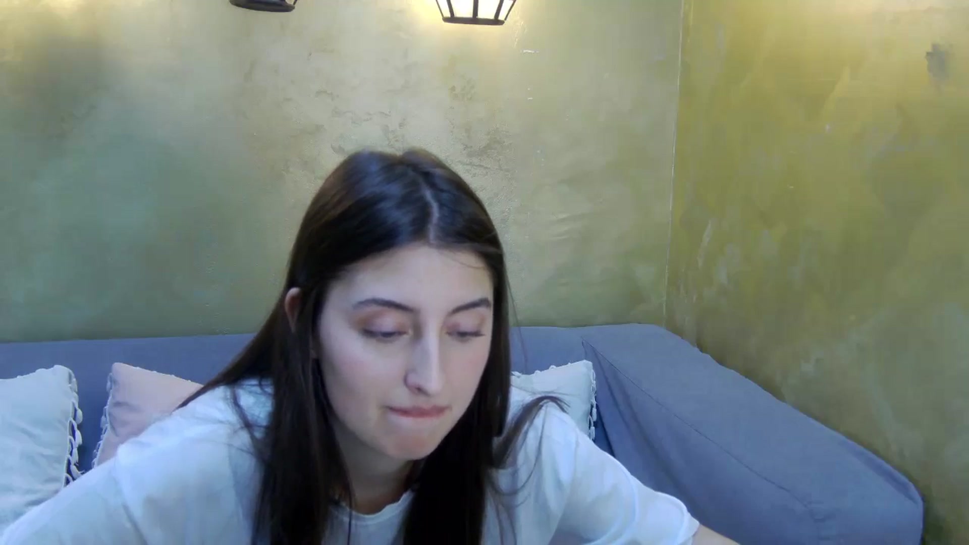 Gallery image thumbnail from Aria_P's myfreecams stream on, 04/16/2026, 12:08 image 18 of 20