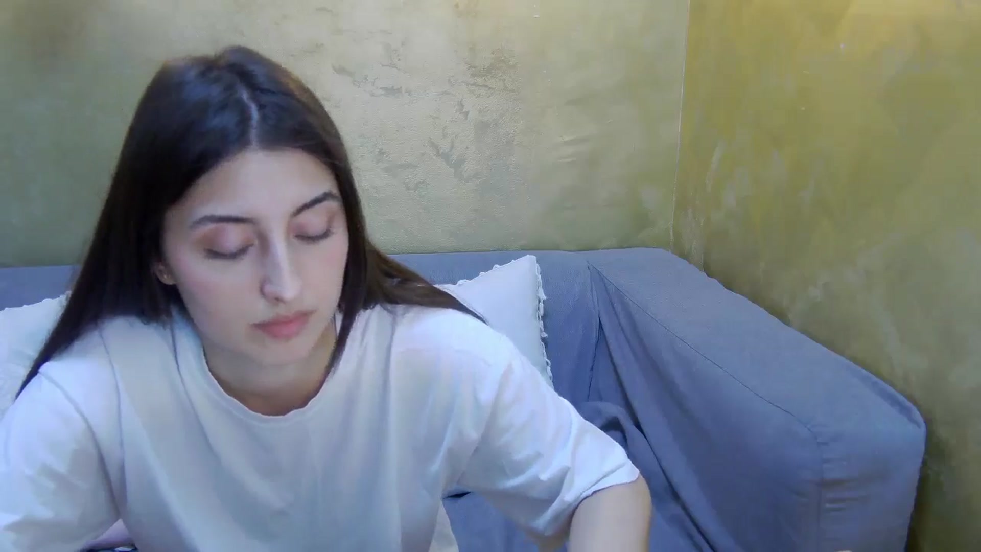 Gallery image thumbnail from Aria_P's myfreecams stream on, 04/16/2026, 12:53 image 5 of 20
