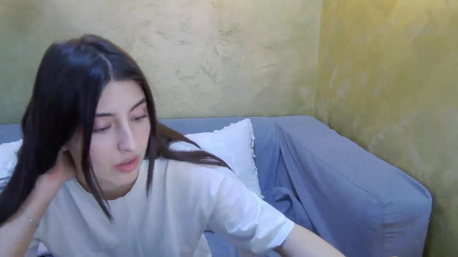 Gallery image thumbnail from Aria_P's myfreecams stream on, 04/16/2026, 12:53 image 10 of 20