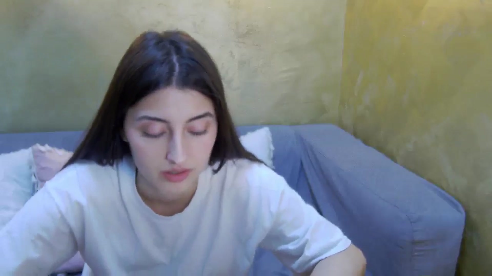 Gallery image thumbnail from Aria_P's myfreecams stream on, 04/16/2026, 12:53 image 2 of 20