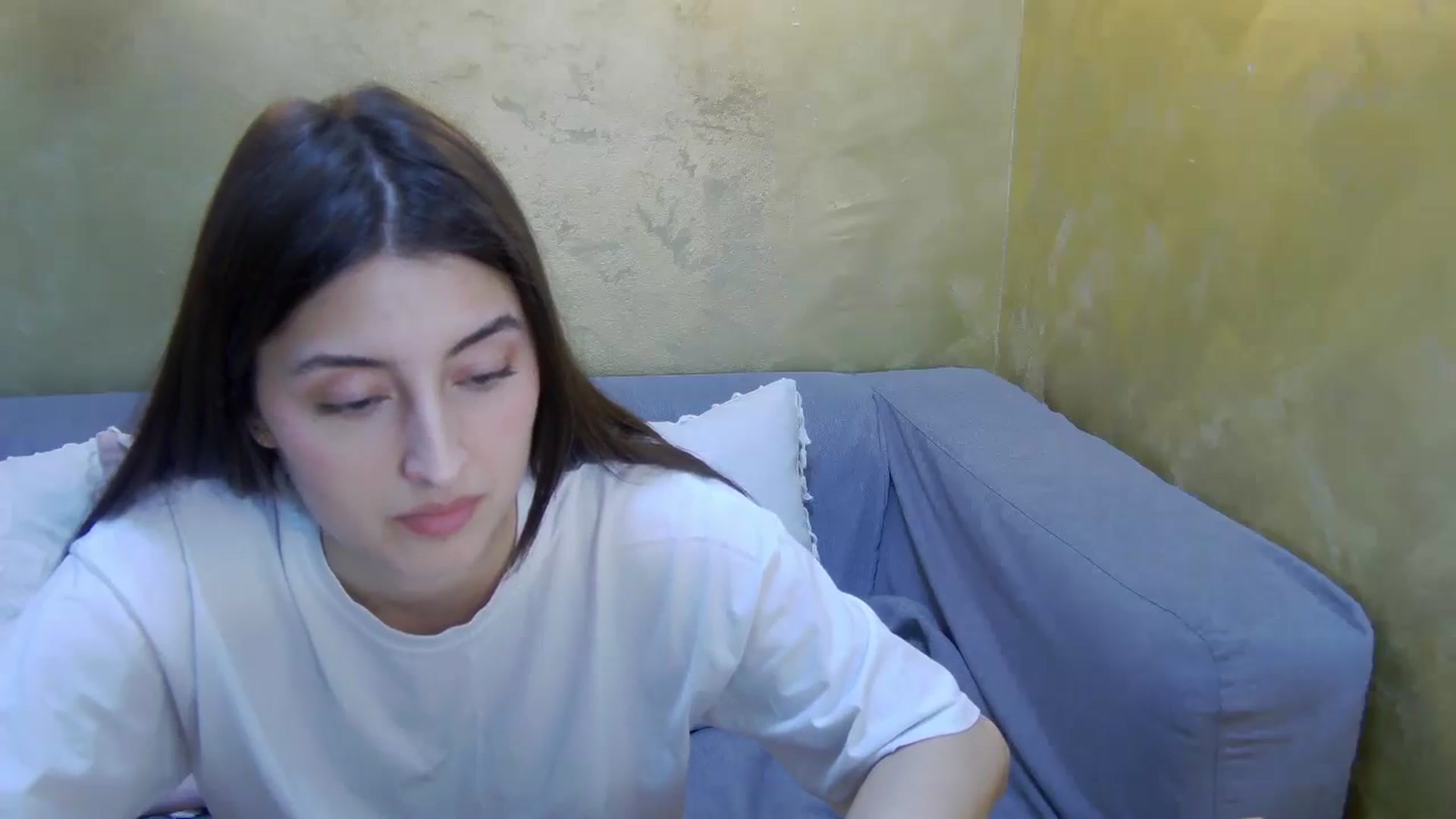 Gallery image thumbnail from Aria_P's myfreecams stream on, 04/16/2026, 12:53 image 4 of 20