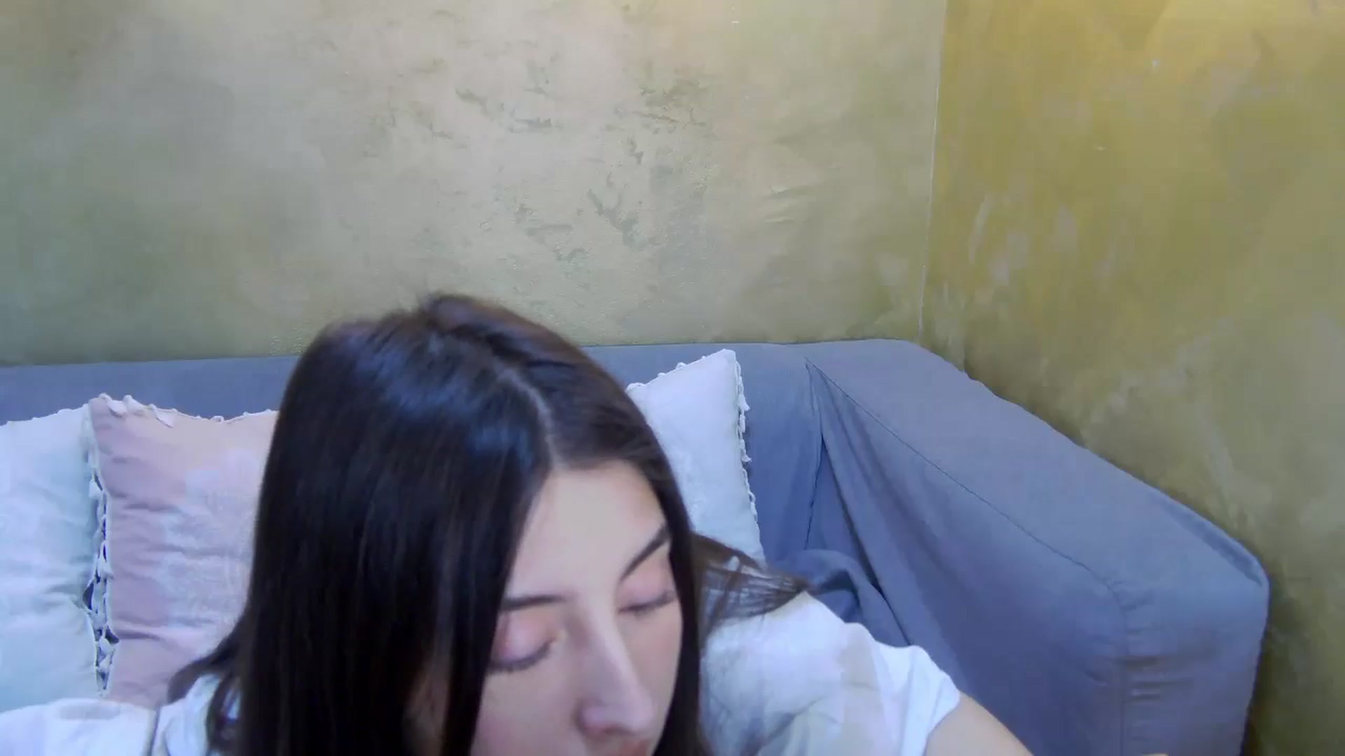 Gallery image thumbnail from Aria_P's myfreecams stream on, 04/16/2026, 12:53 image 12 of 20
