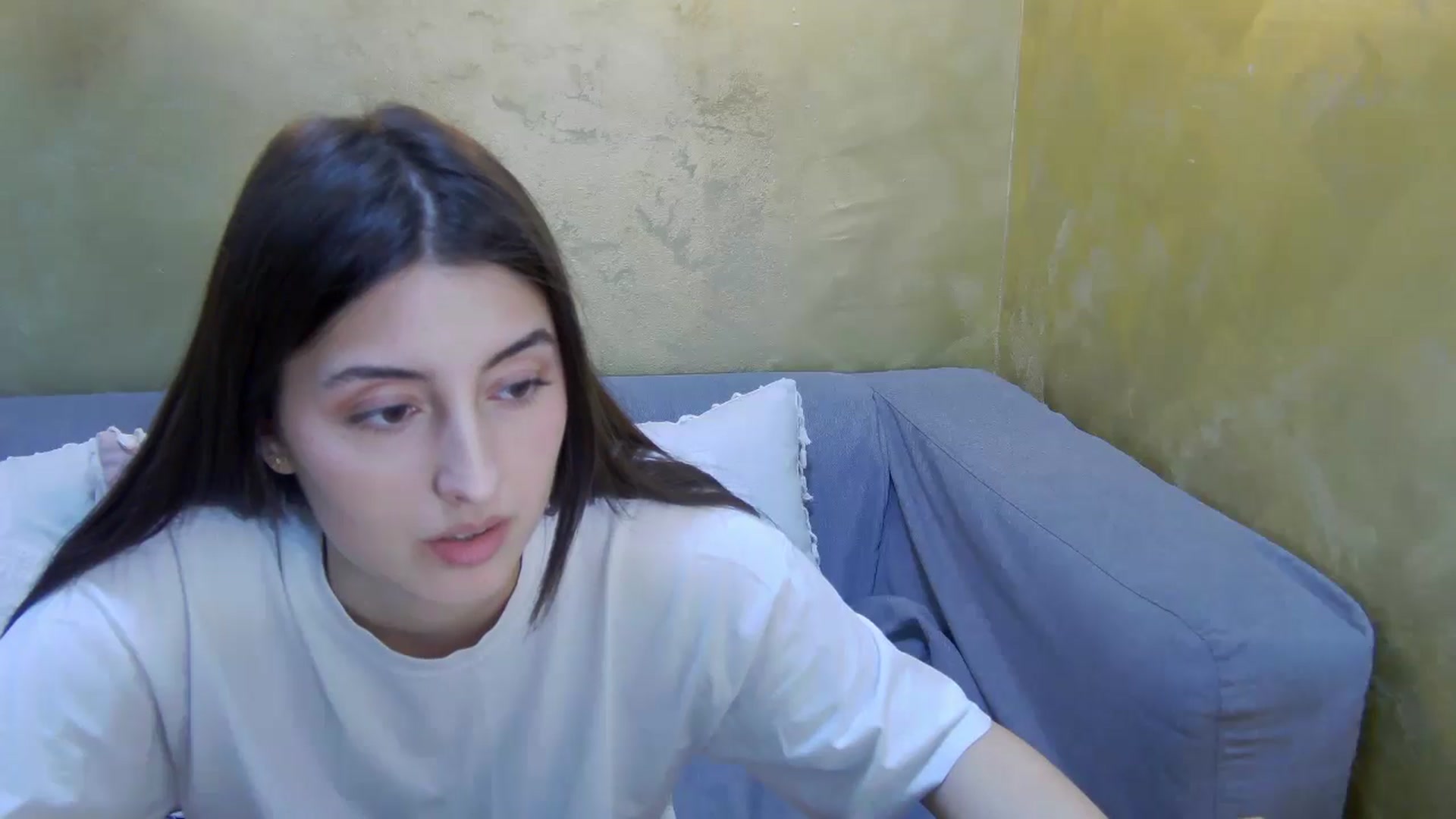 Gallery image thumbnail from Aria_P's myfreecams stream on, 04/16/2026, 12:53 image 6 of 20