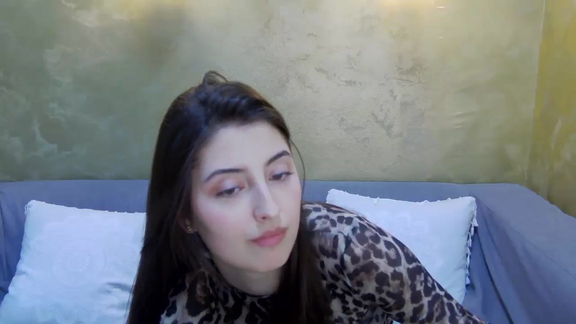 Gallery image thumbnail from Aria_P's myfreecams stream on, 04/16/2026, 16:31 image 12 of 20