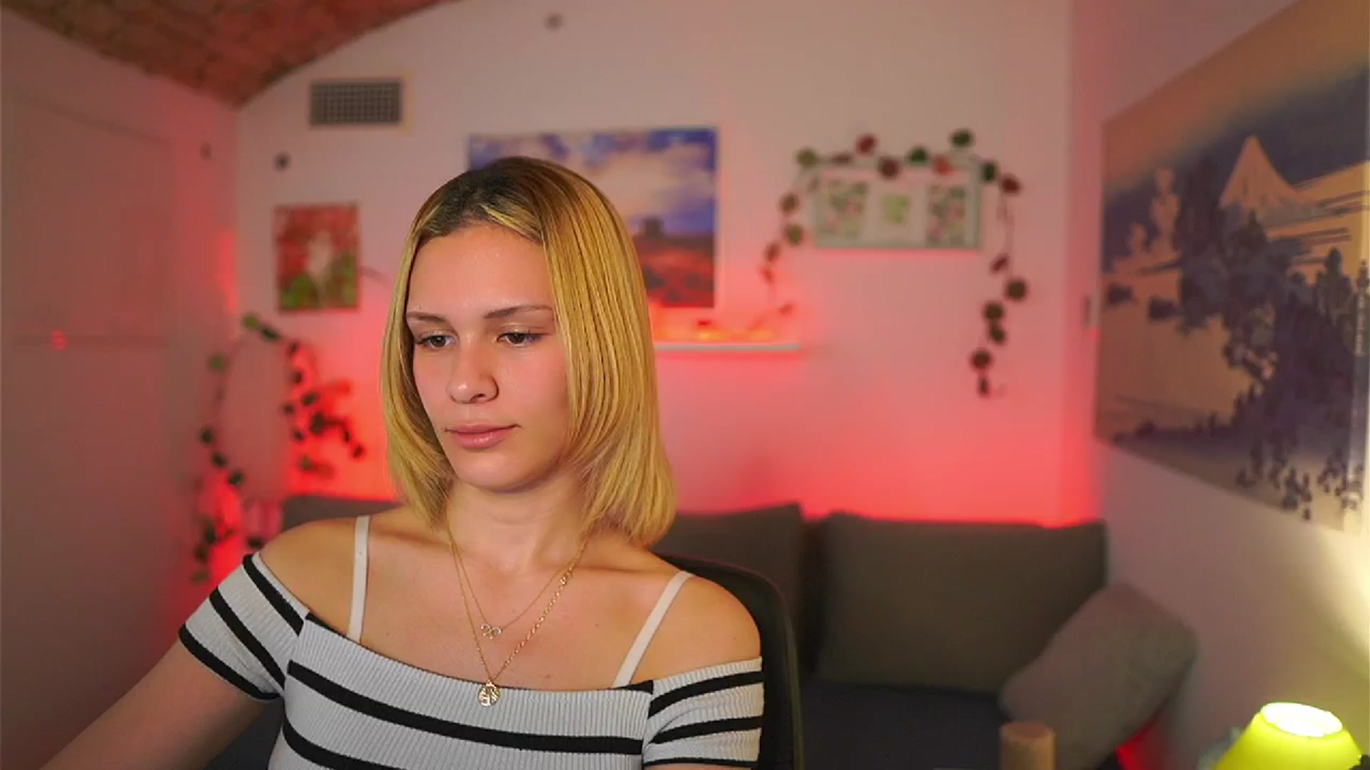 Gallery image thumbnail from Aria_Sky's myfreecams stream on, 03/21/2025, 17:30 image 11 of 20