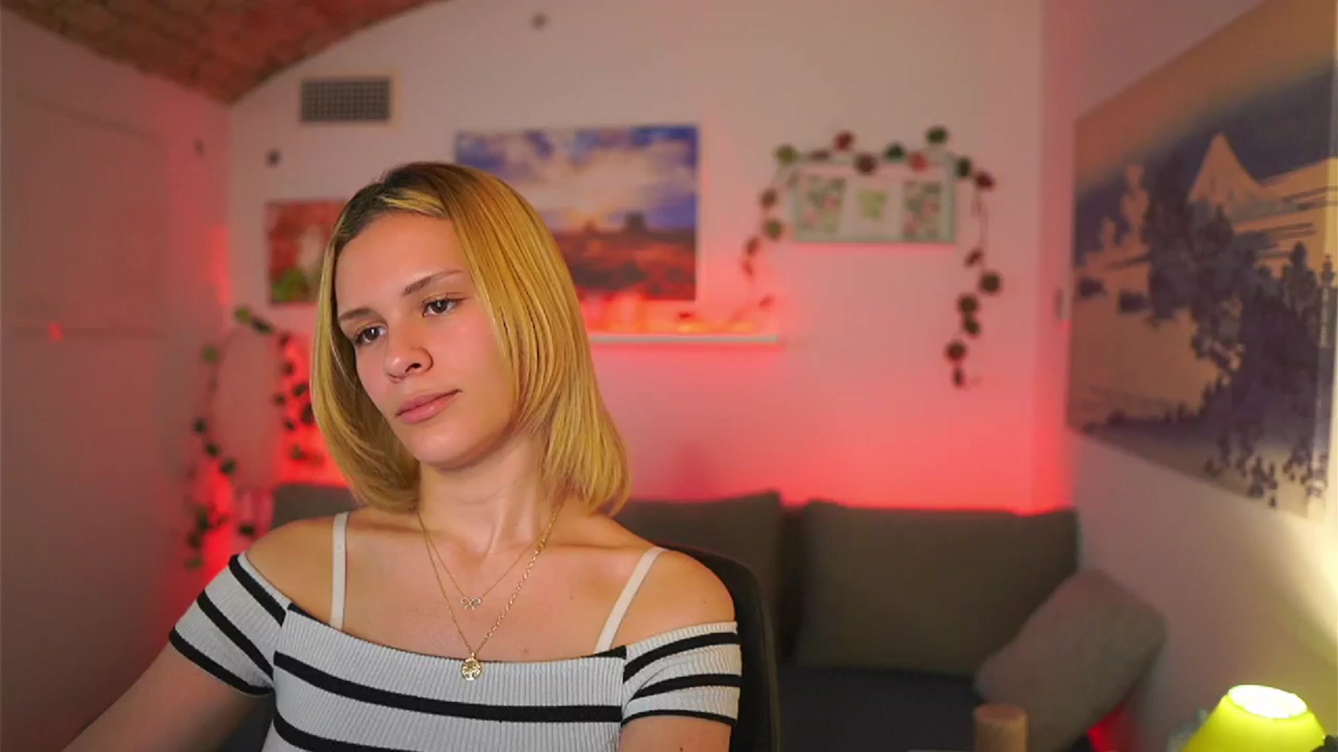 Gallery image thumbnail from Aria_Sky's myfreecams stream on, 03/21/2025, 17:30 image 12 of 20