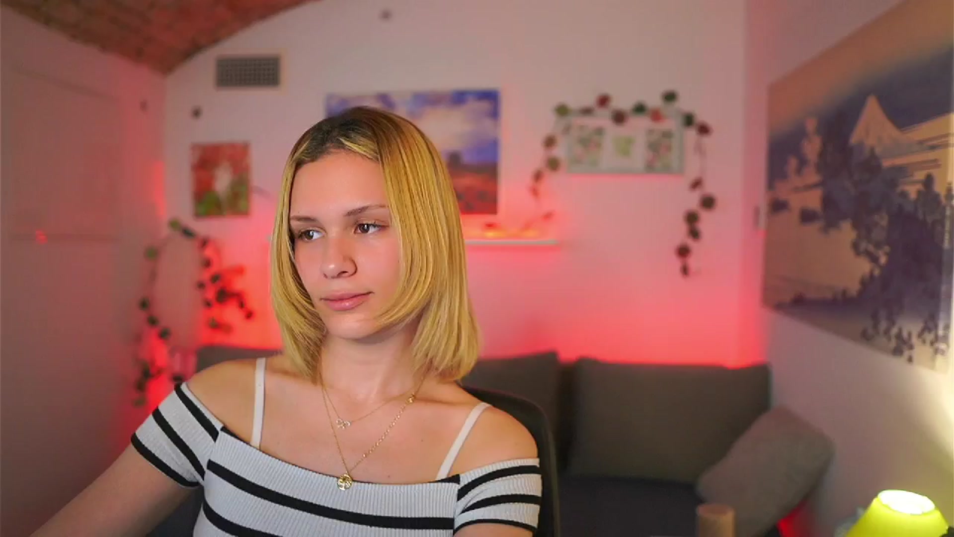 Gallery image thumbnail from Aria_Sky's myfreecams stream on, 03/21/2025, 17:30 image 10 of 20