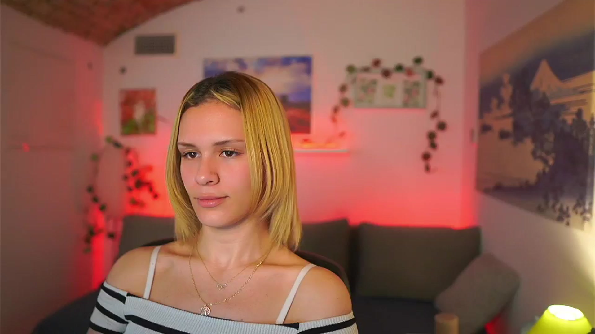 Gallery image thumbnail from Aria_Sky's myfreecams stream on, 03/21/2025, 17:30 image 17 of 20