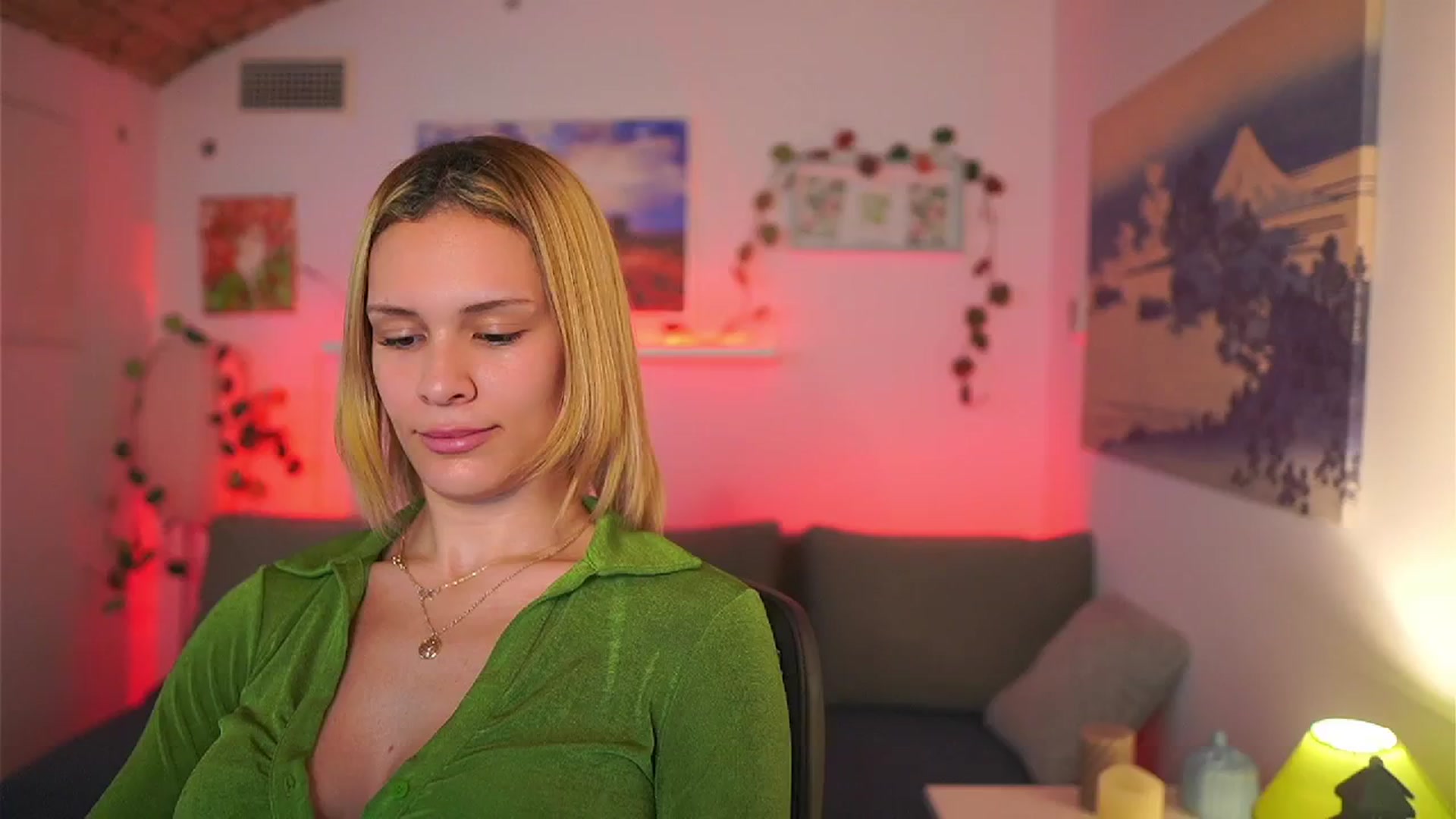 Gallery image thumbnail from Aria_Sky's myfreecams stream on, 03/22/2025, 18:49 image 13 of 20